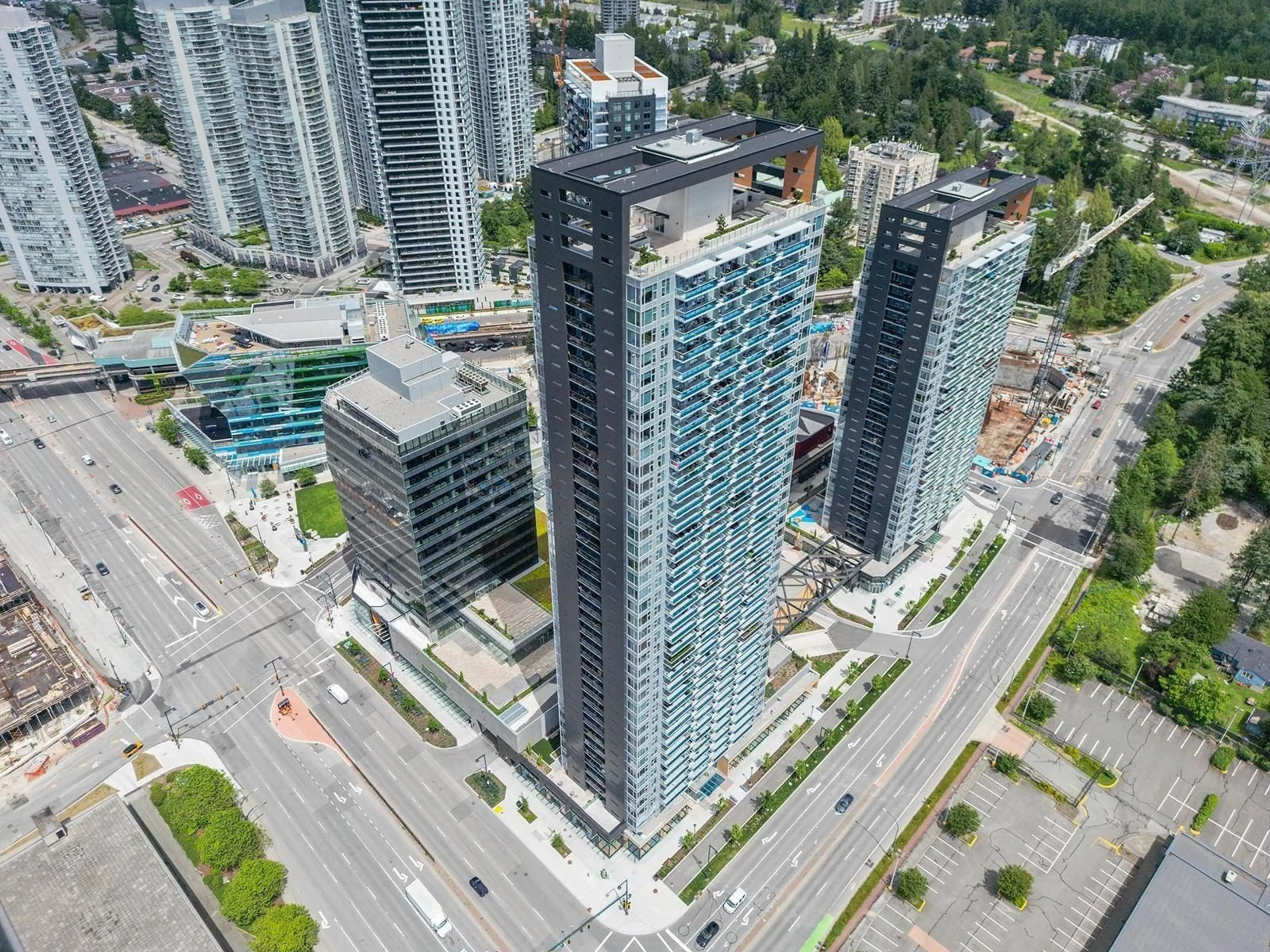 A pic from outside/outdoor area/front of a property/back of a property/a pic from drone, city buildings view from balcony for 1412 13615 FRASER HIGHWAY, Surrey British Columbia V3T0P7