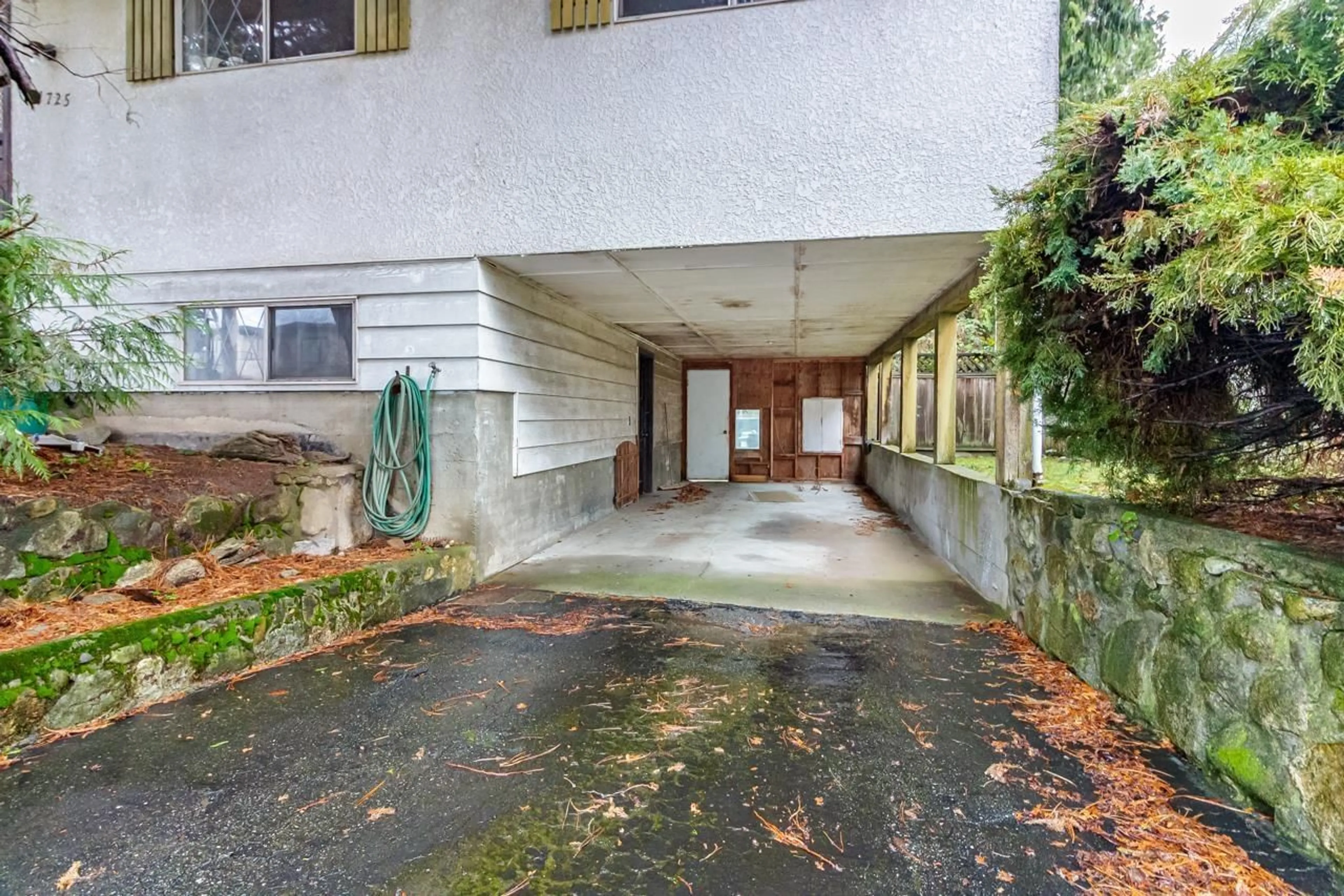 Indoor foyer for 11725 94A AVENUE, Delta British Columbia V4C3S4