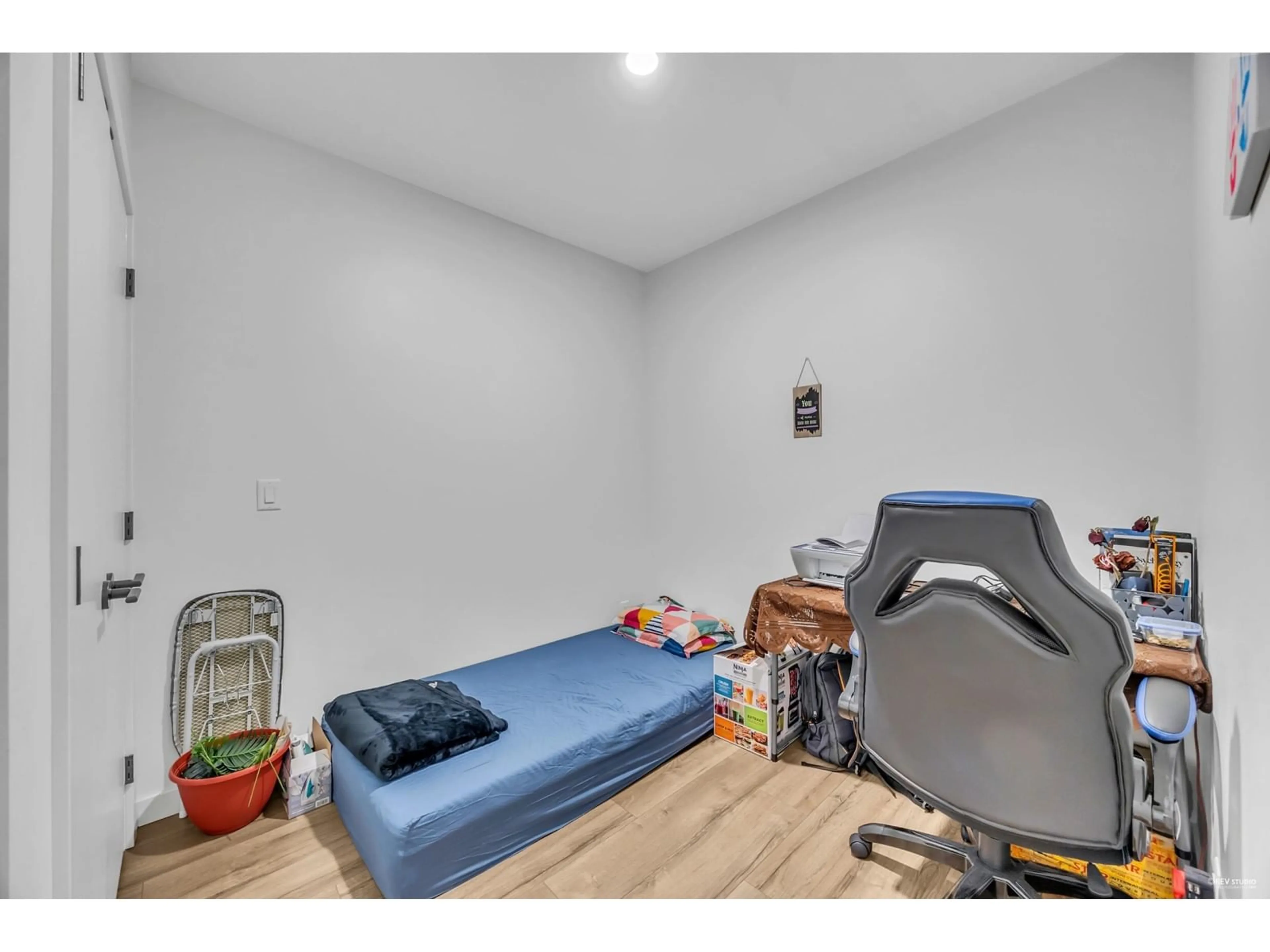 A pic of a room for 912 13428 105 AVENUE, Surrey British Columbia V3T0S6