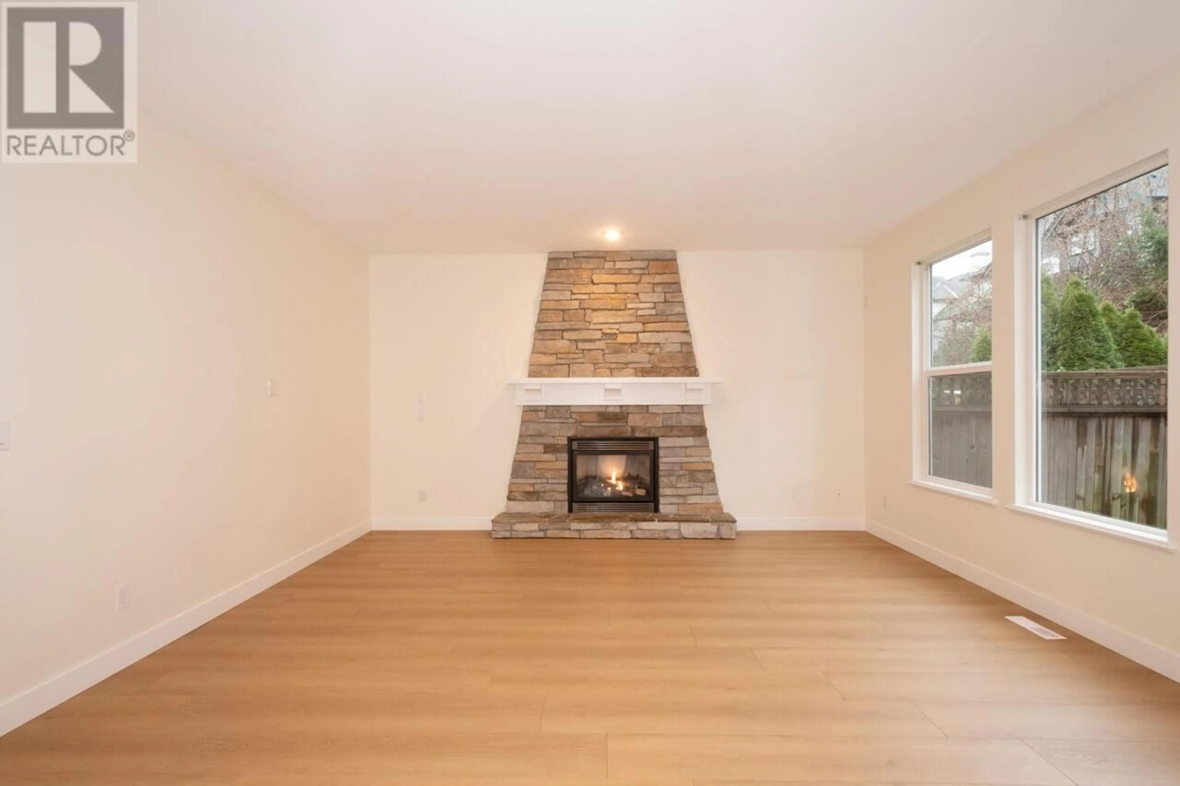 A pic of a room for 99 MAPLE DRIVE, Port Moody British Columbia V3H0A7