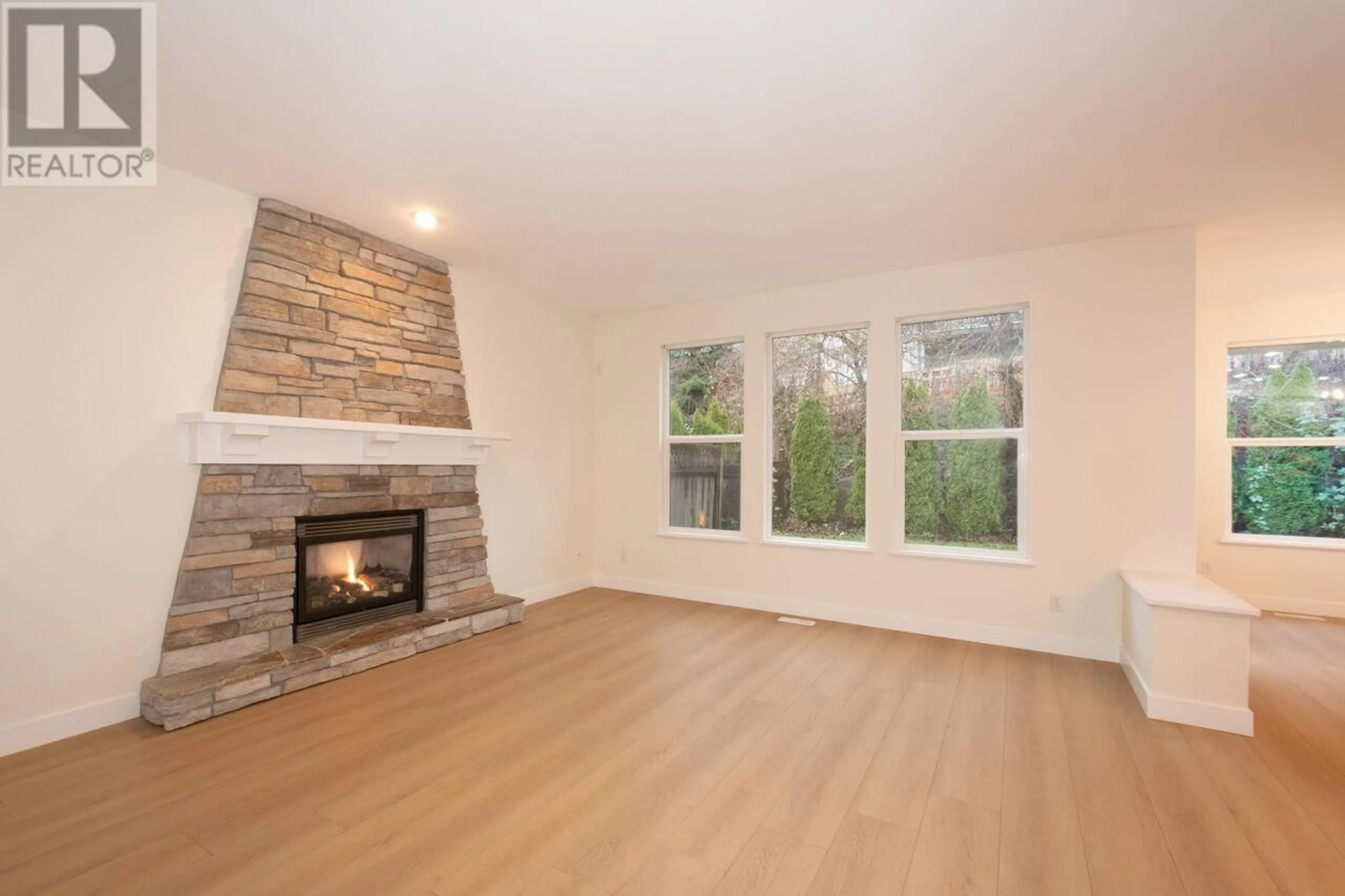 A pic of a room for 99 MAPLE DRIVE, Port Moody British Columbia V3H0A7