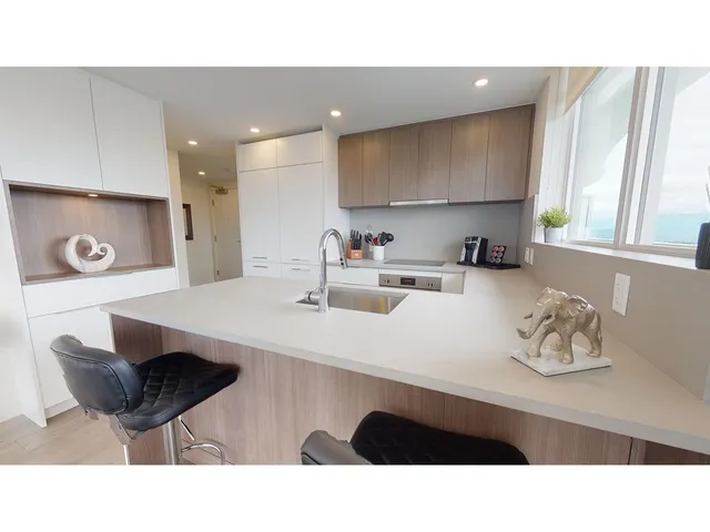 2405 - 13318 104TH AVENUE, Surrey 5