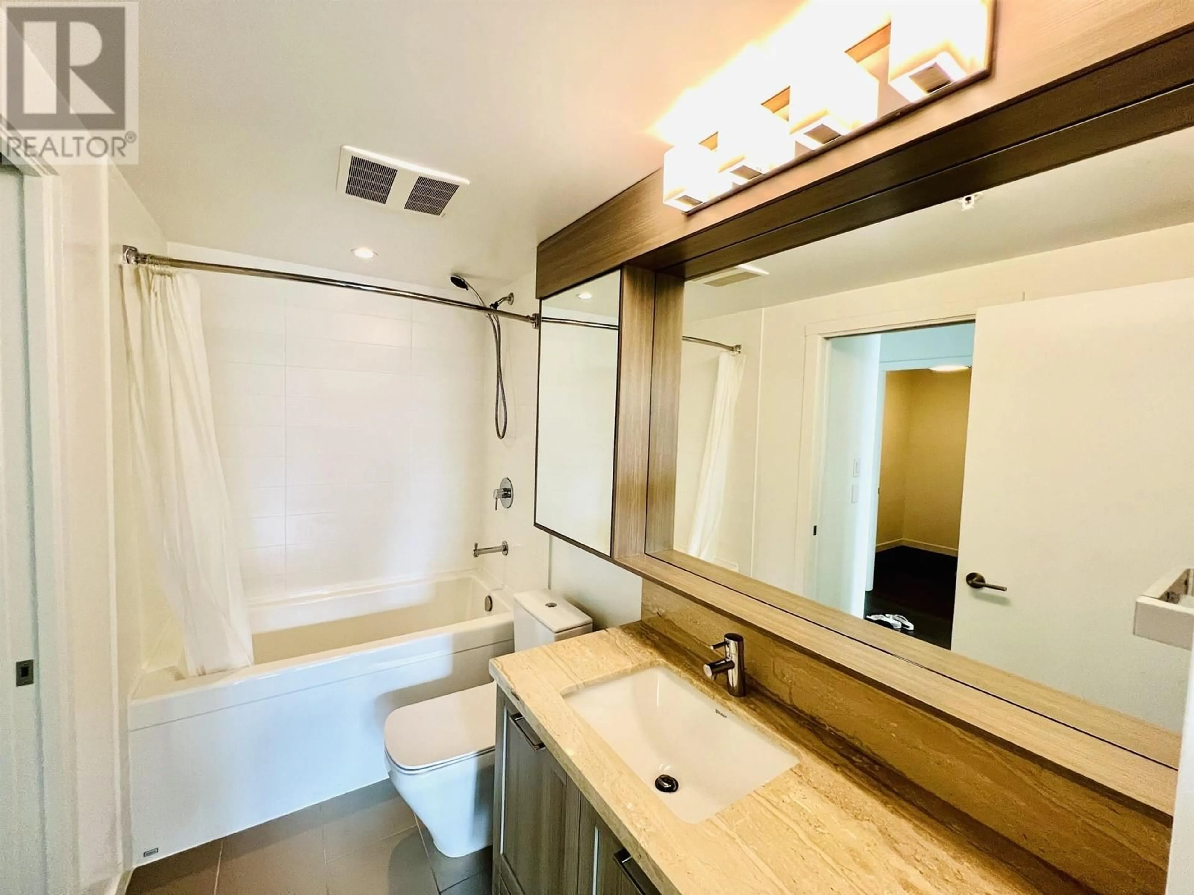 Contemporary bathroom, ceramic/tile floor for 605 5598 ORMIDALE STREET, Vancouver British Columbia V5R0E5