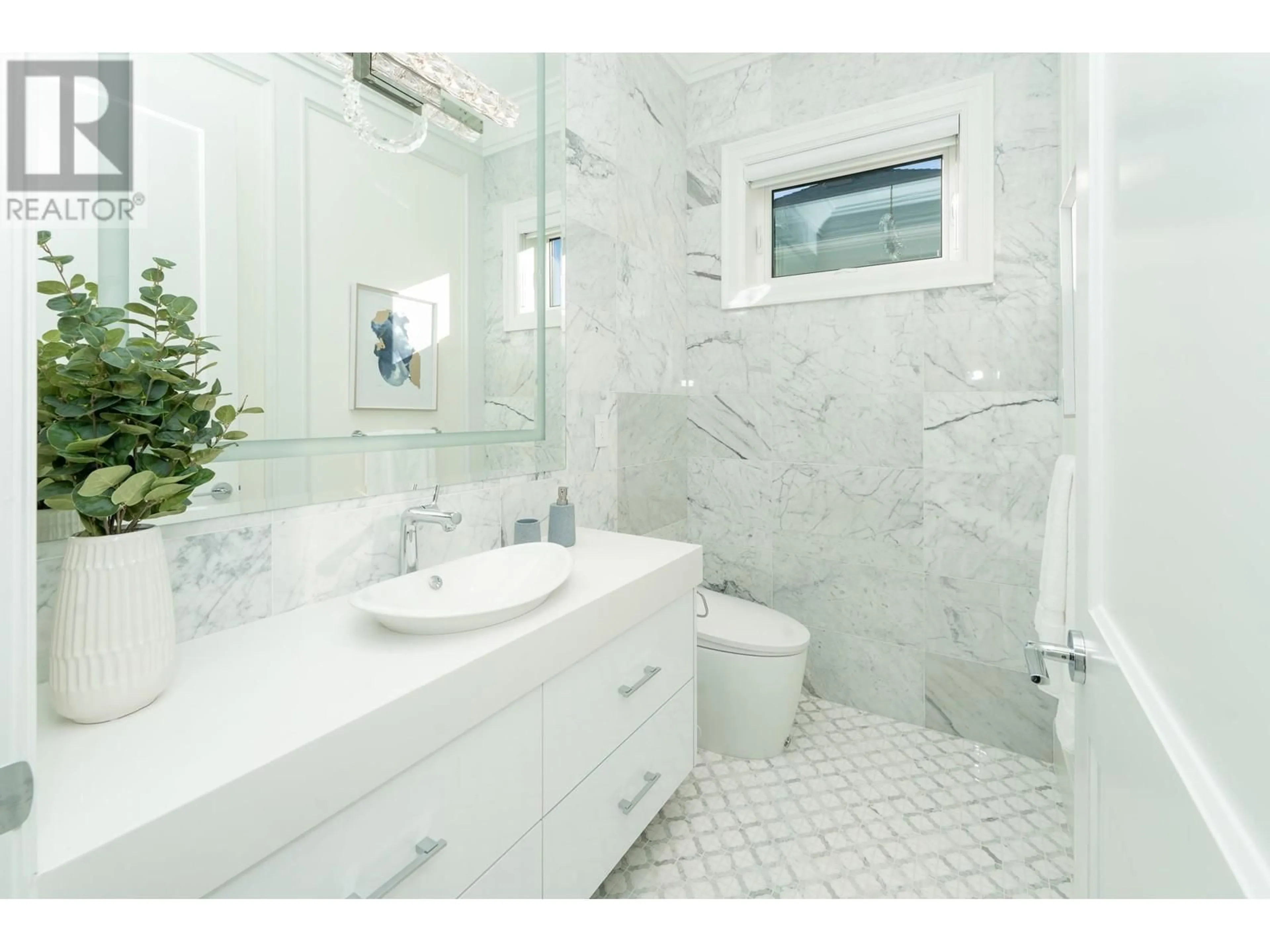 Contemporary bathroom, ceramic/tile floor for 4582 W 14TH AVENUE, Vancouver British Columbia V6R2Y4