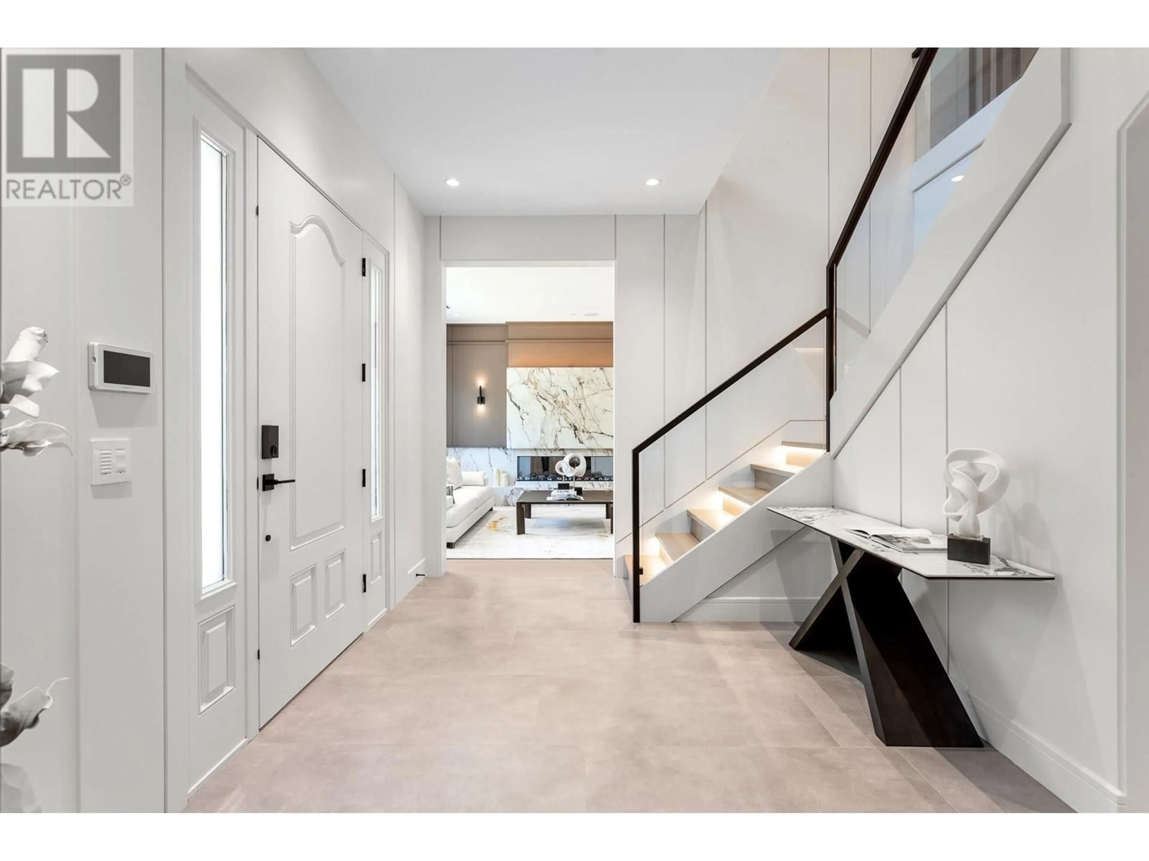 Indoor entryway for 3852 W 50TH AVENUE, Vancouver British Columbia V6N3V5