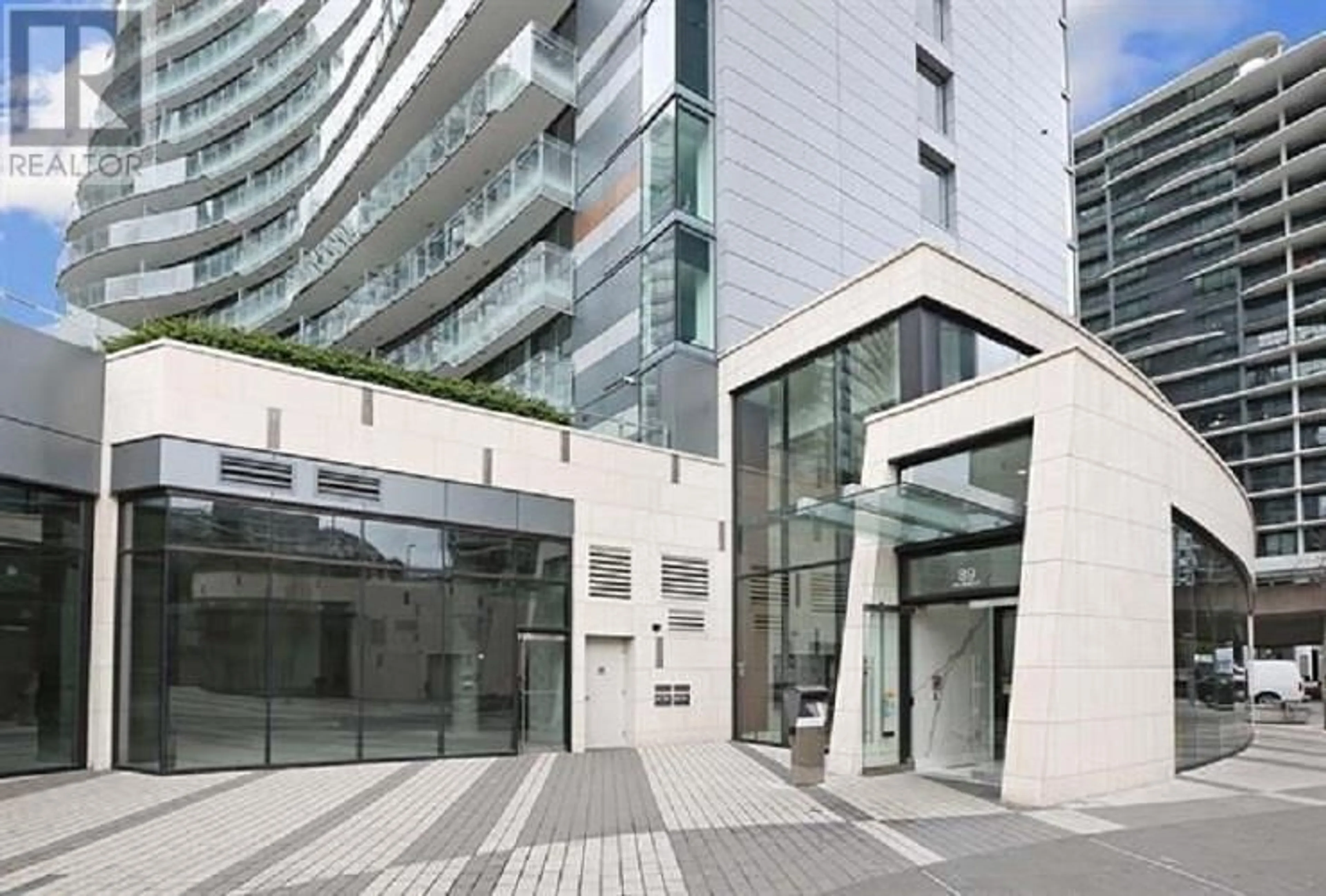 Indoor foyer for 1913 89 NELSON STREET, Vancouver British Columbia V6Z0E7