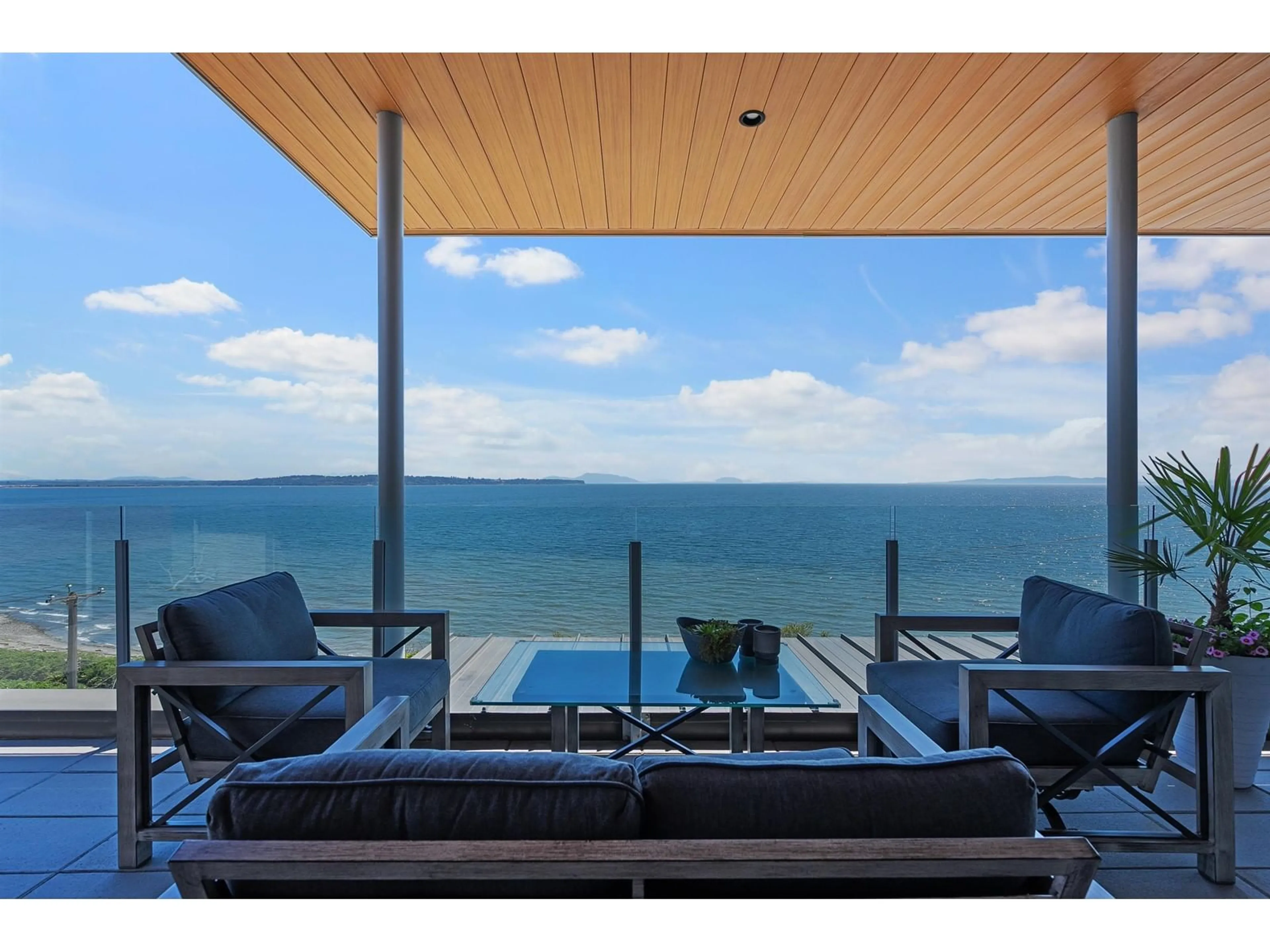 Patio, water/lake/river/ocean view for 14501 MARINE DRIVE, White Rock British Columbia V4B1B4