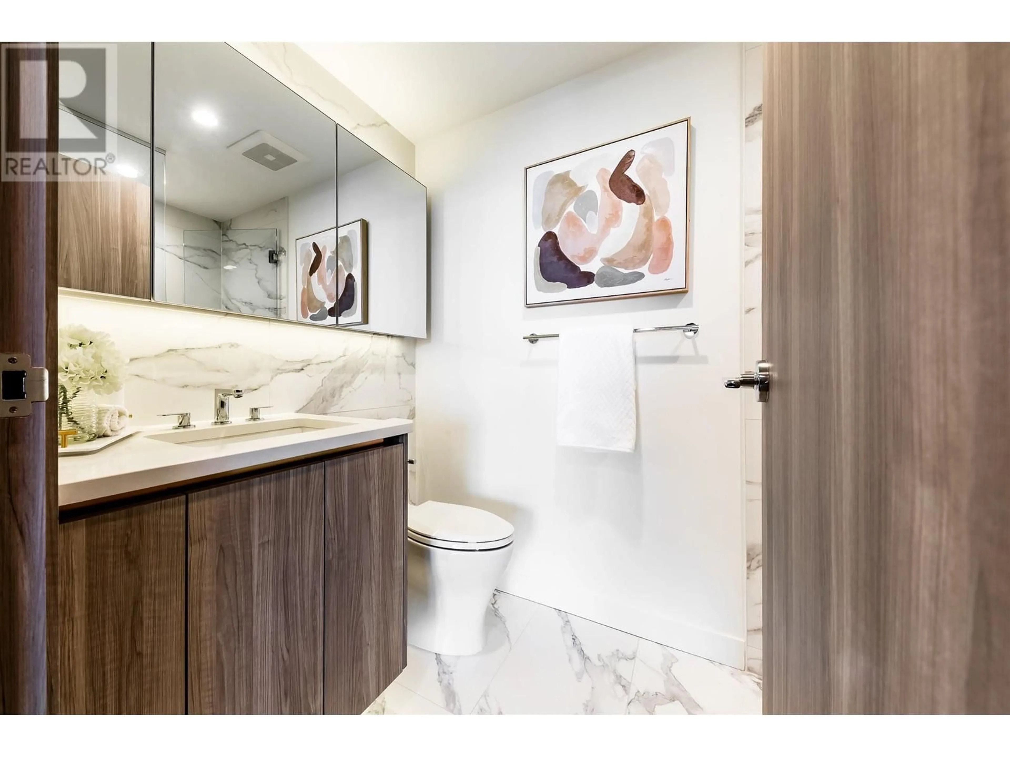 Contemporary bathroom, ceramic/tile floor for 2502 4890 LOUGHEED HIGHWAY, Burnaby British Columbia V5C0N1