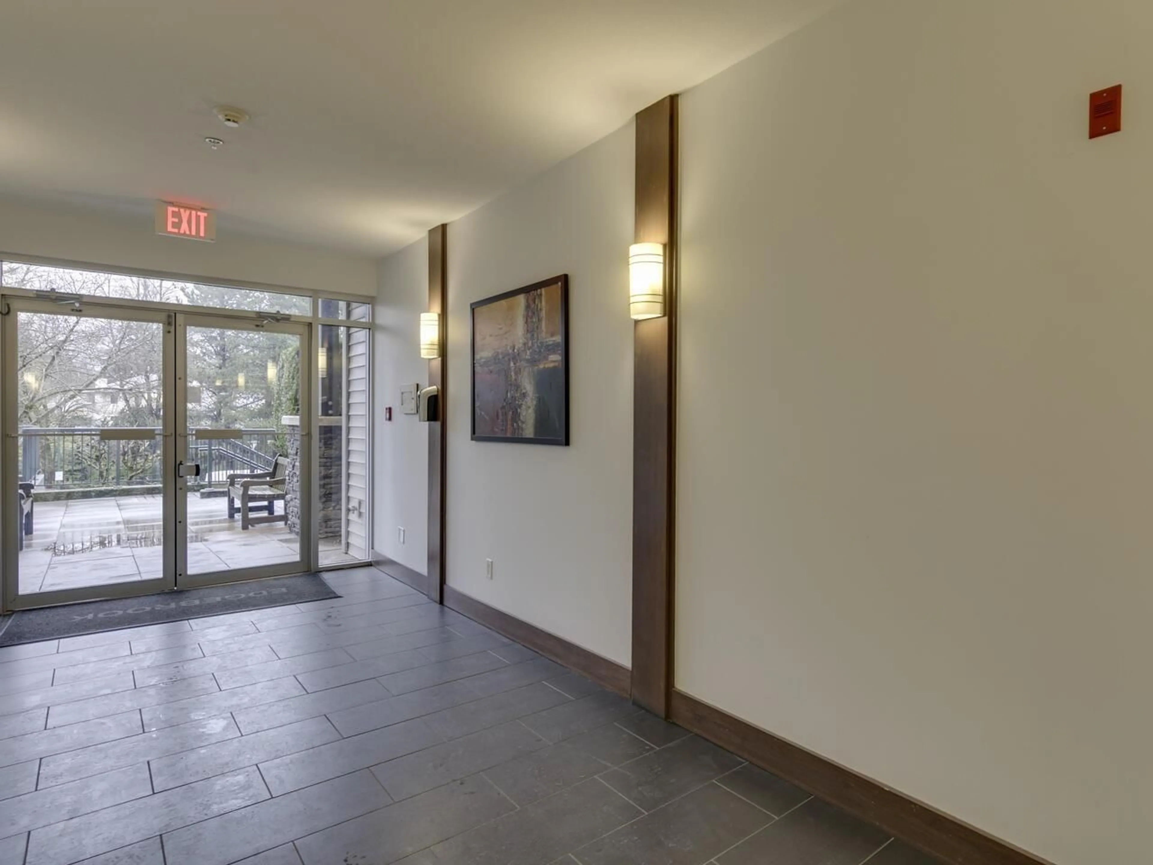 Indoor foyer for 404 - 2943 NELSON, Abbotsford British Columbia V2S0C8