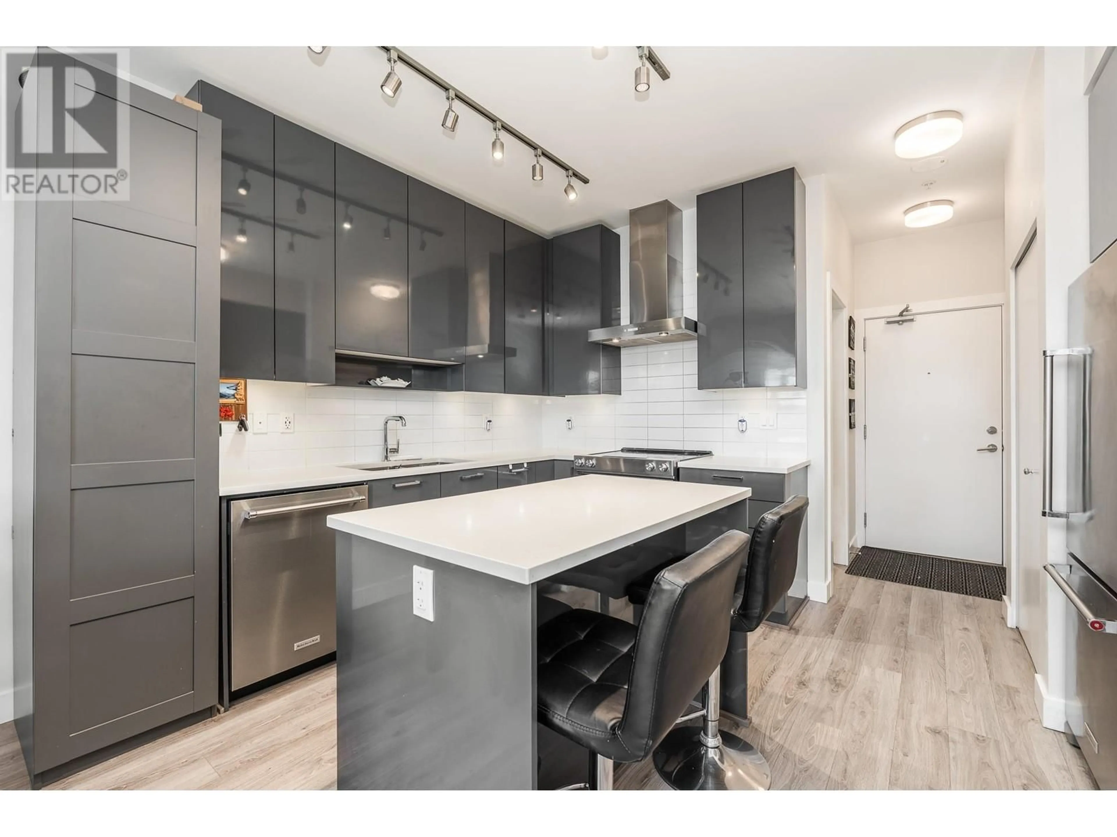 Open concept kitchen, unknown for 405 1728 GILMORE AVENUE, Burnaby British Columbia V5C0L3