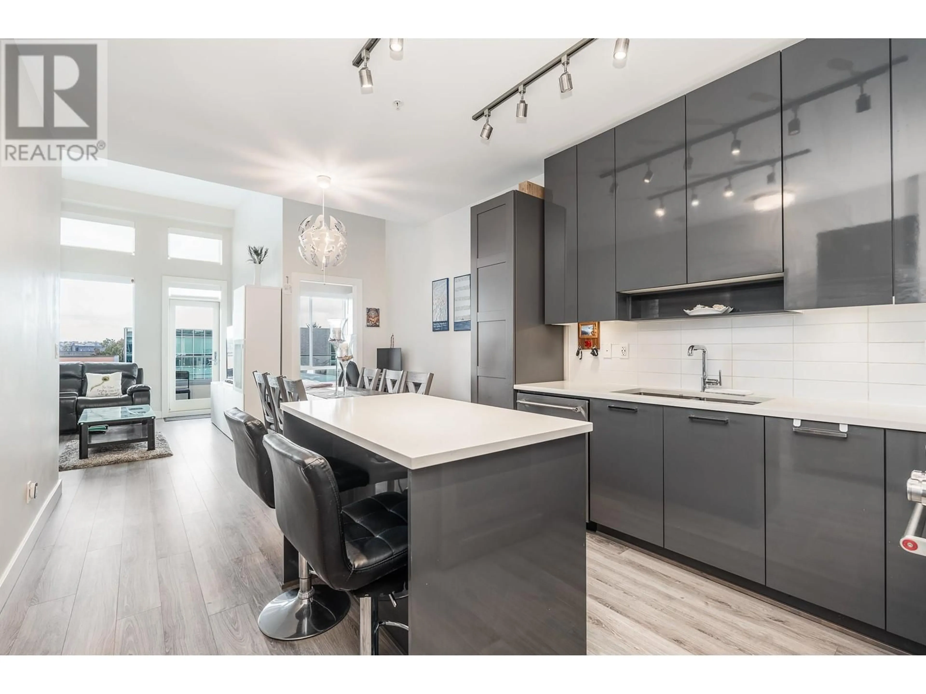 Open concept kitchen, unknown for 405 1728 GILMORE AVENUE, Burnaby British Columbia V5C0L3