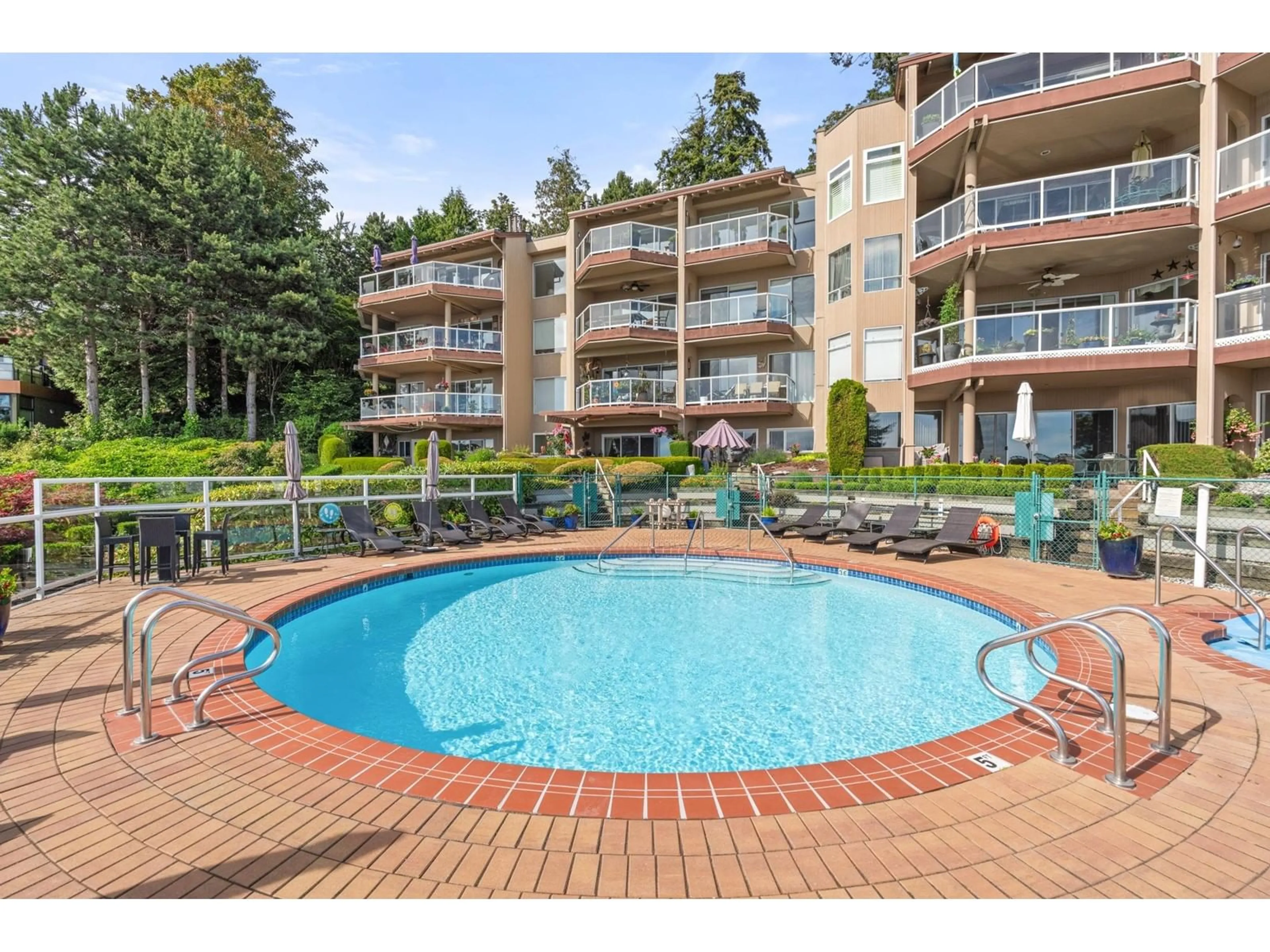 Pool for 209 - 15025 VICTORIA, White Rock British Columbia V4B1G2
