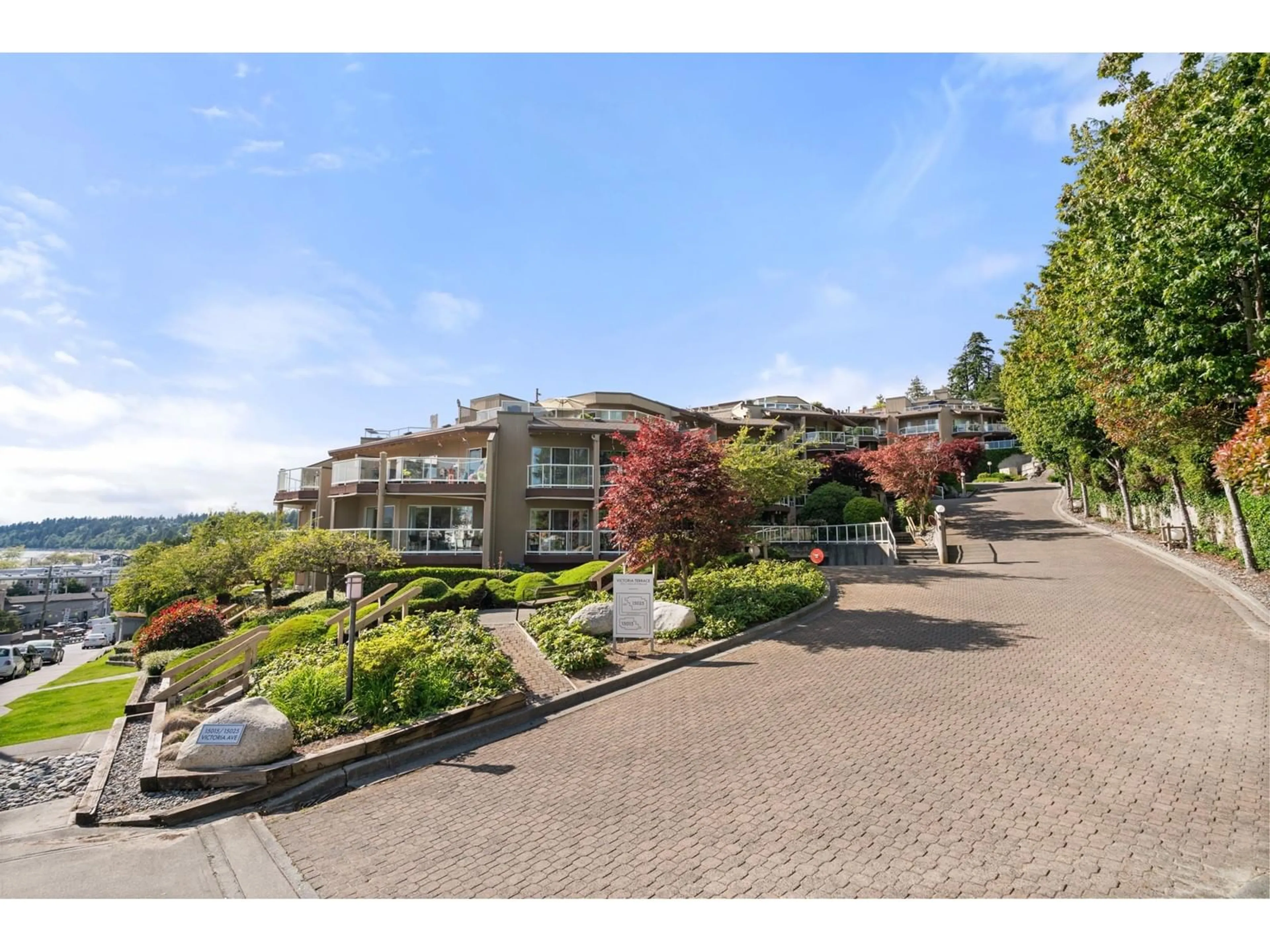 A pic from outside/outdoor area/front of a property/back of a property/a pic from drone, water/lake/river/ocean view for 209 15025 VICTORIA AVENUE, White Rock British Columbia V4B1G2