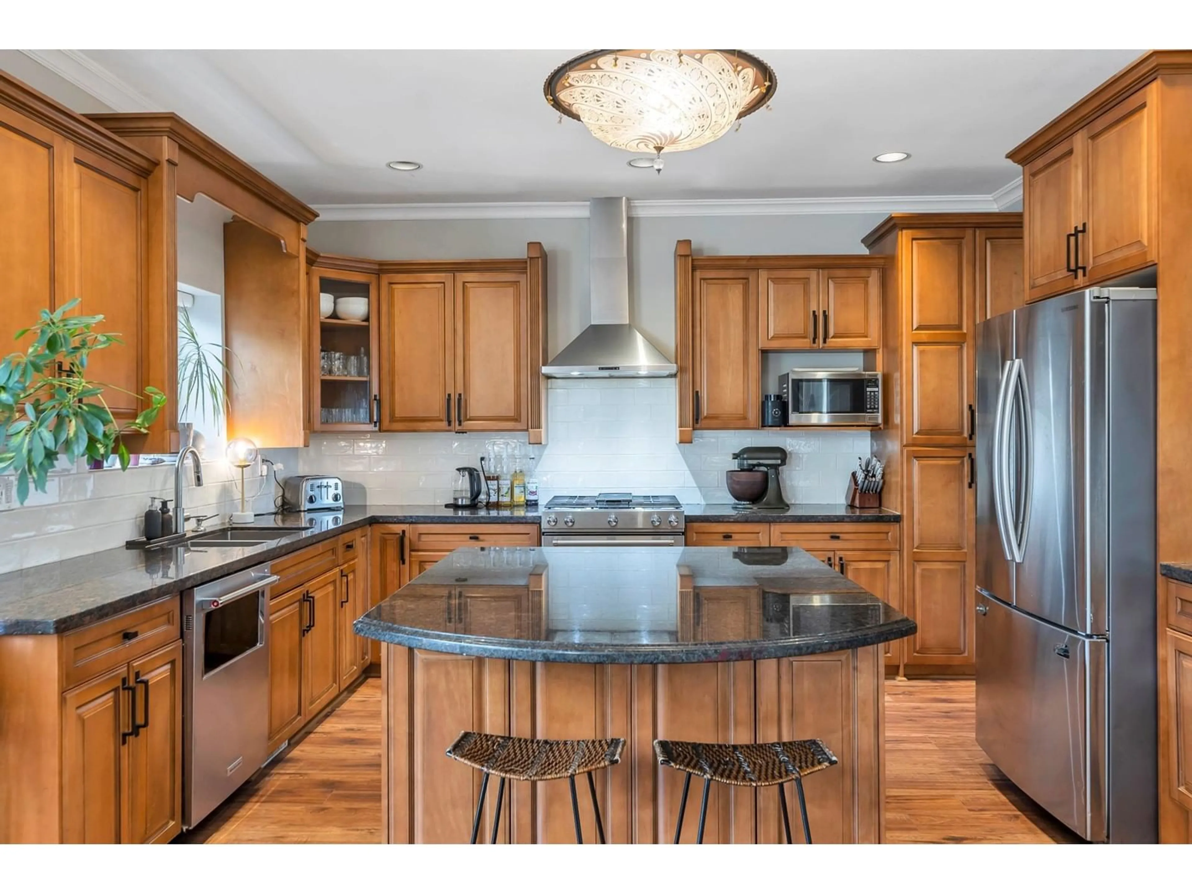 Open concept kitchen, unknown for 14936 35 AVENUE, Surrey British Columbia V3S0T4