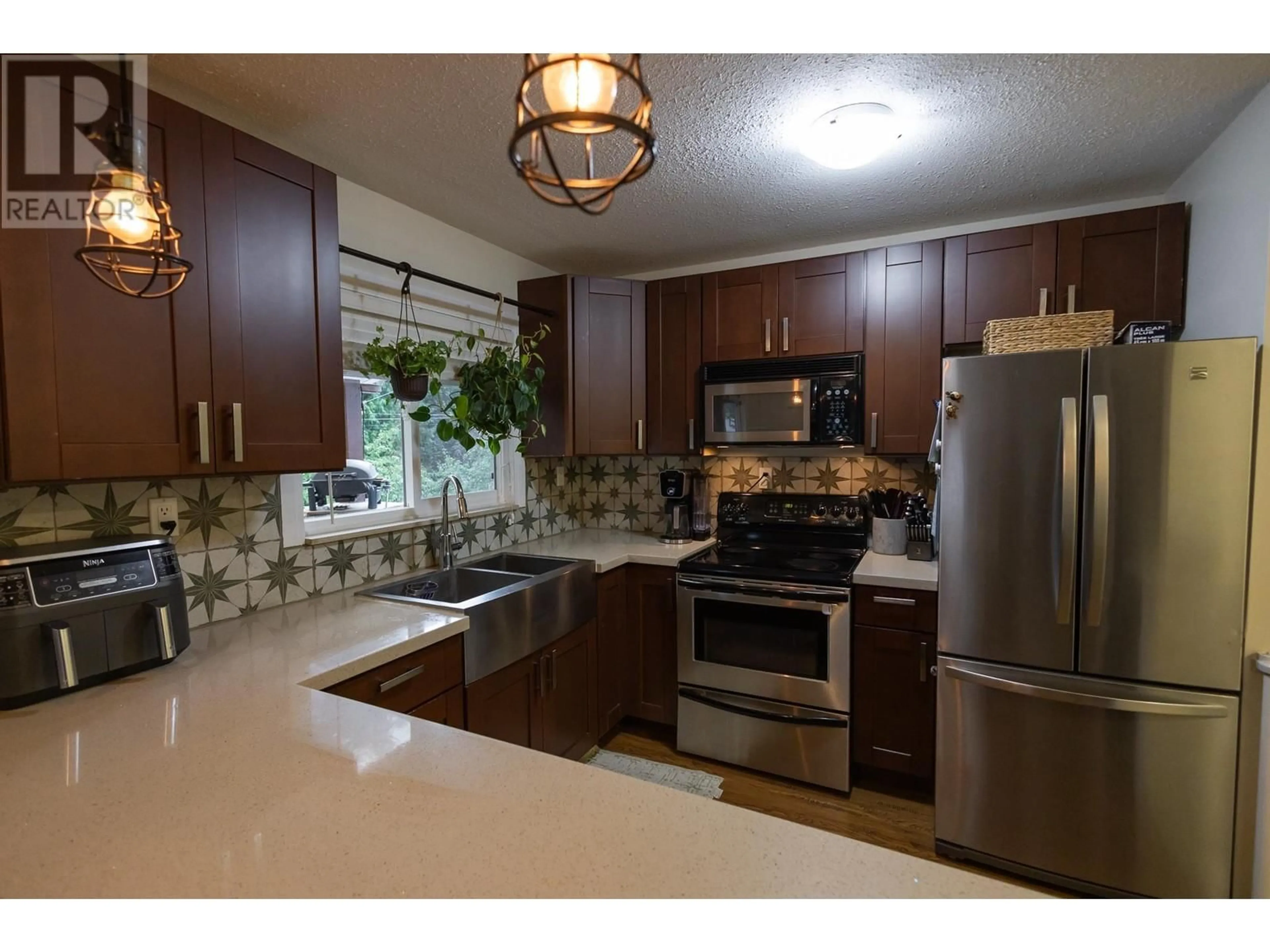 Open concept kitchen, ceramic/tile floor for 548 KALUM LAKE ROAD, Terrace British Columbia V8G0C1