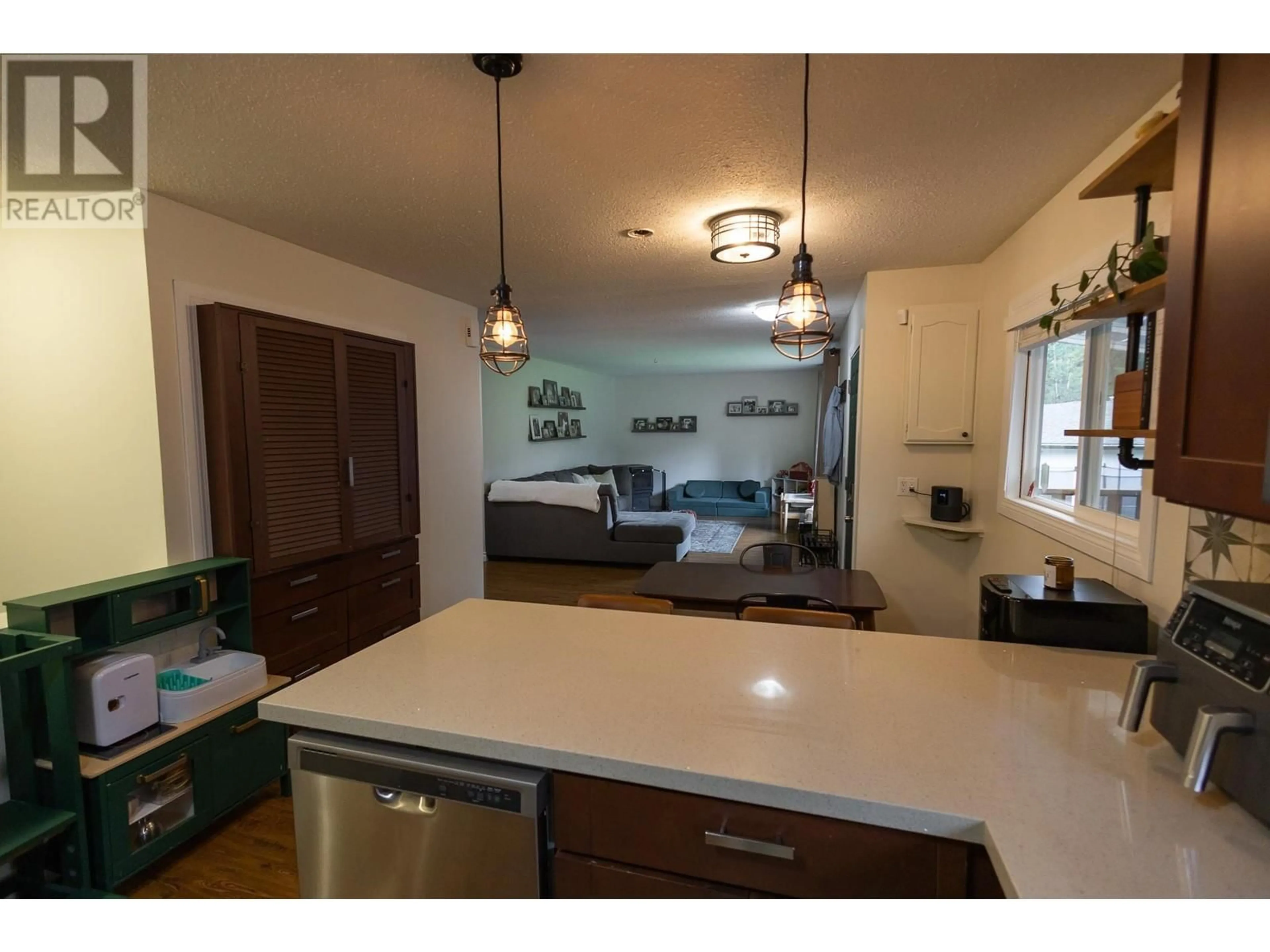 Open concept kitchen, unknown for 548 KALUM LAKE ROAD, Terrace British Columbia V8G0C1