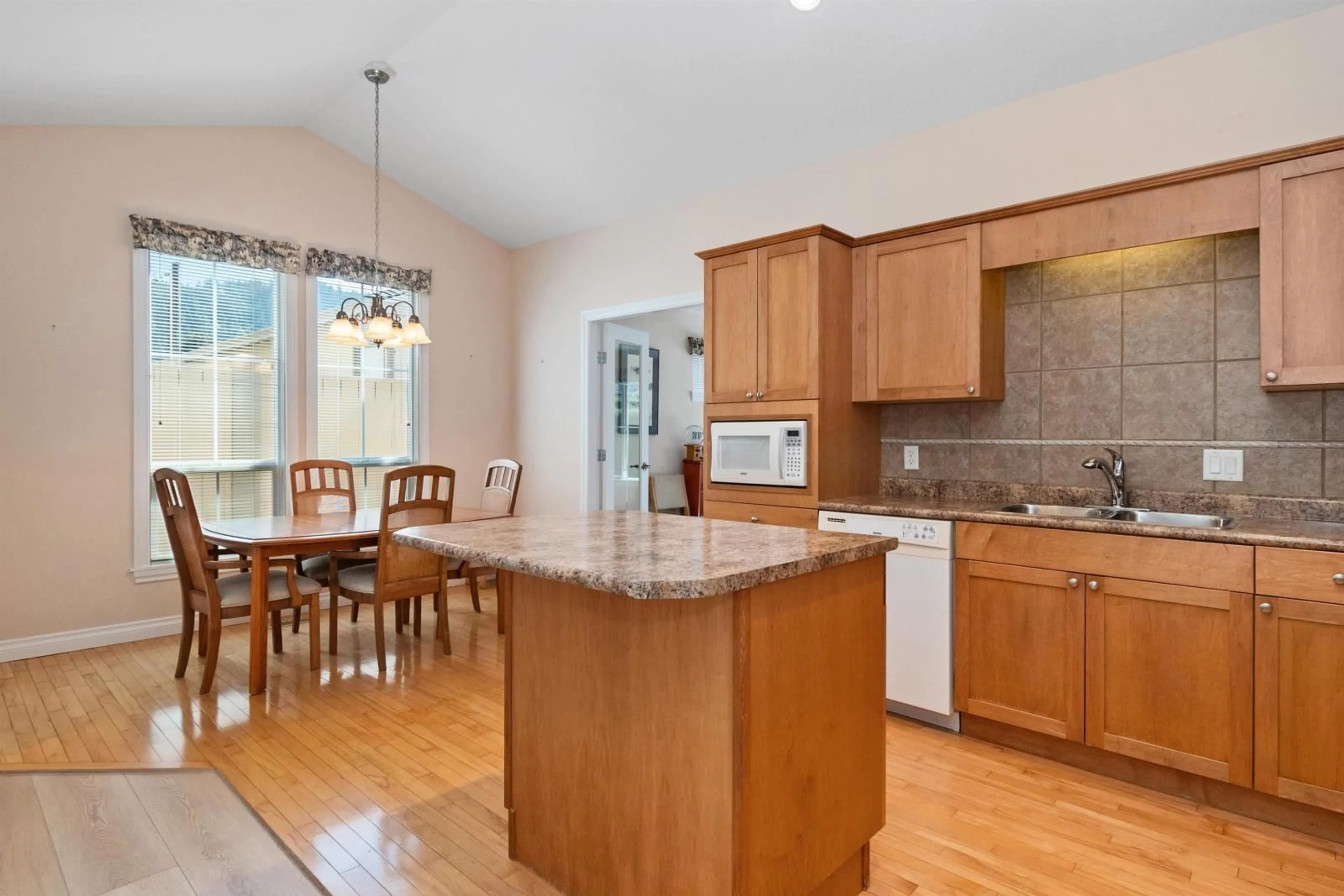 Open concept kitchen, unknown for 3 648 COQUIHALLA STREET|Hope, Hope British Columbia V0X1L0