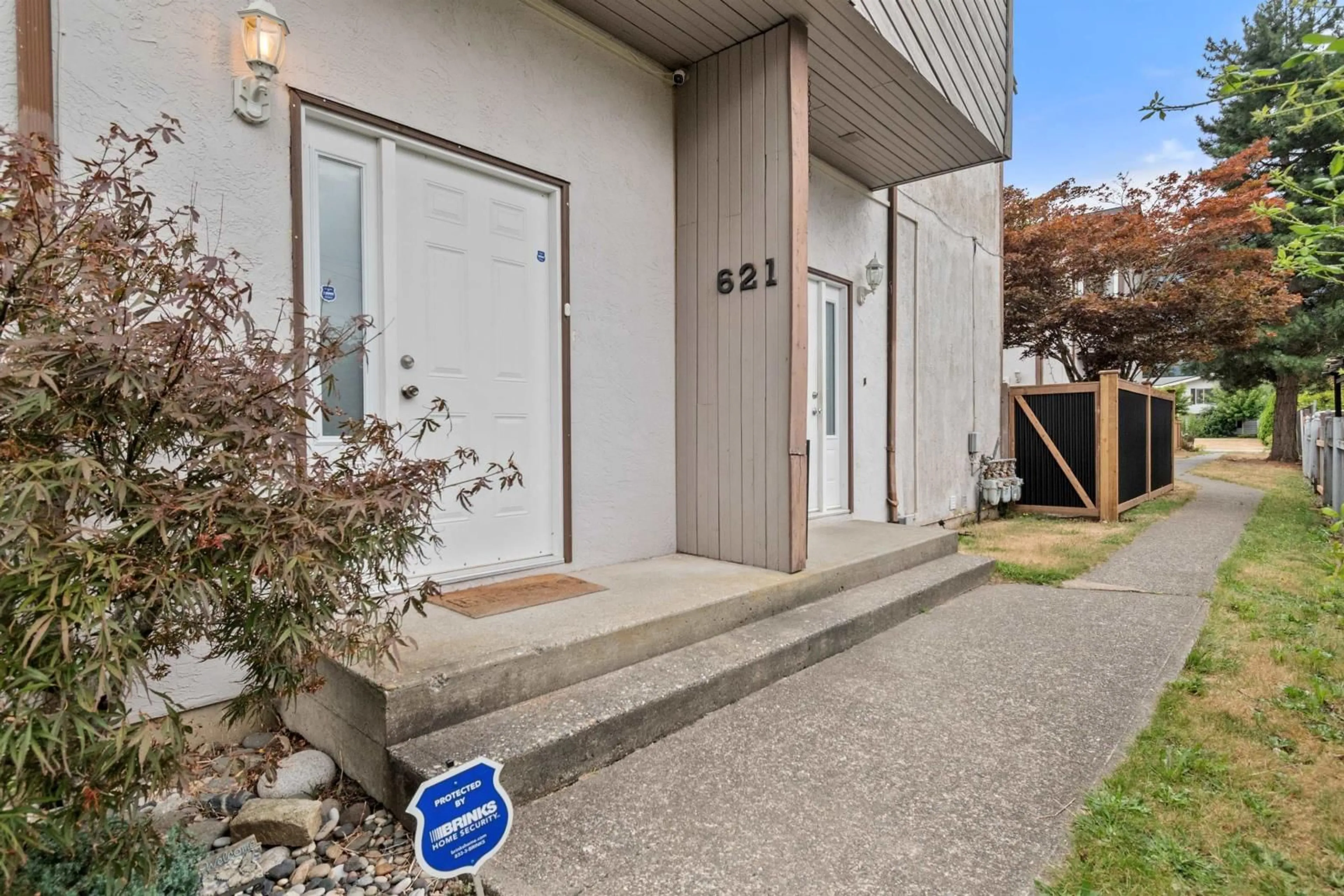 Patio, street for 621 DOUGLAS STREET|Hope, Hope British Columbia V0X1L0