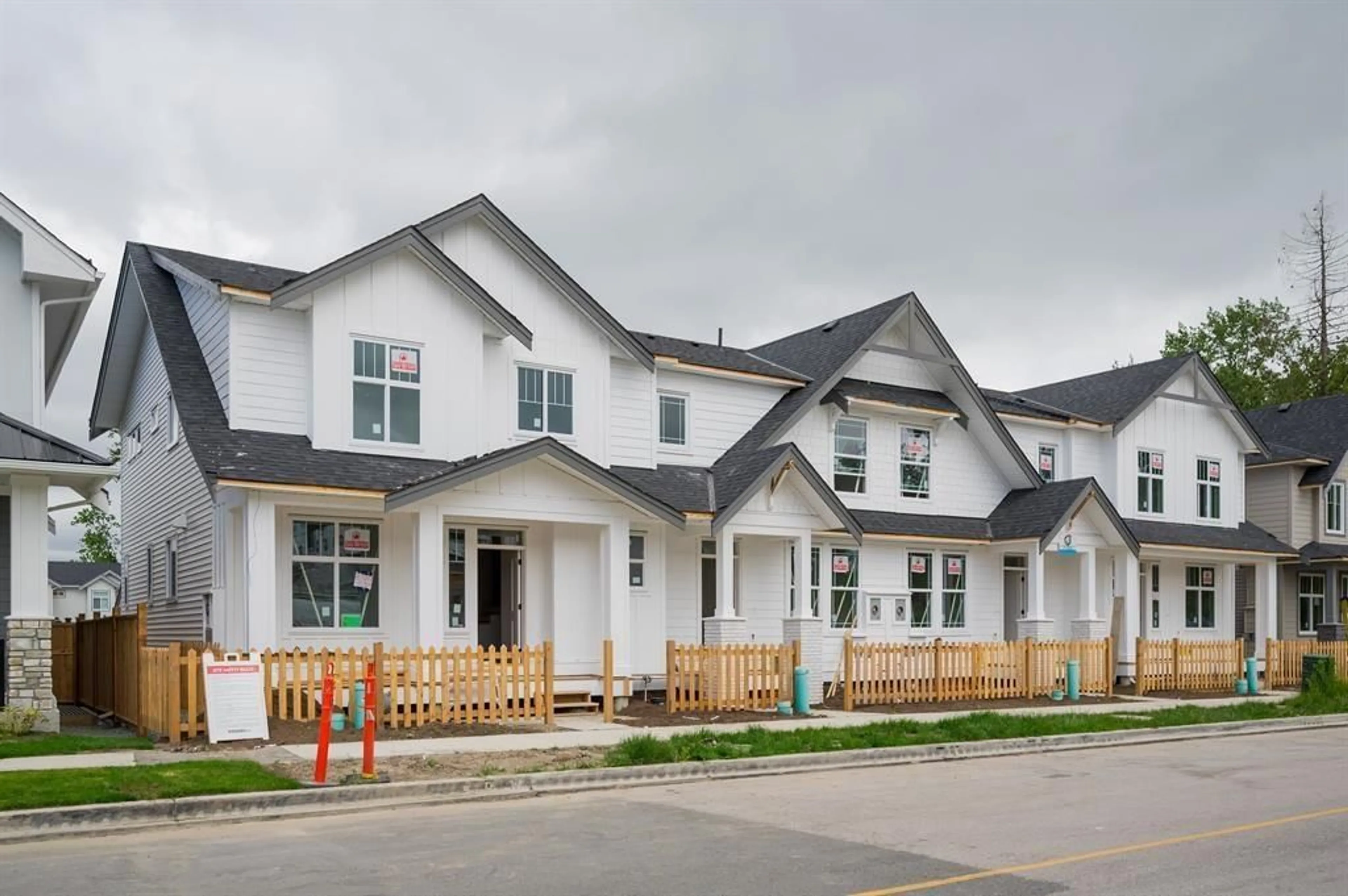 Home with vinyl exterior material, street for 20517 76, Langley British Columbia V2Y3T1