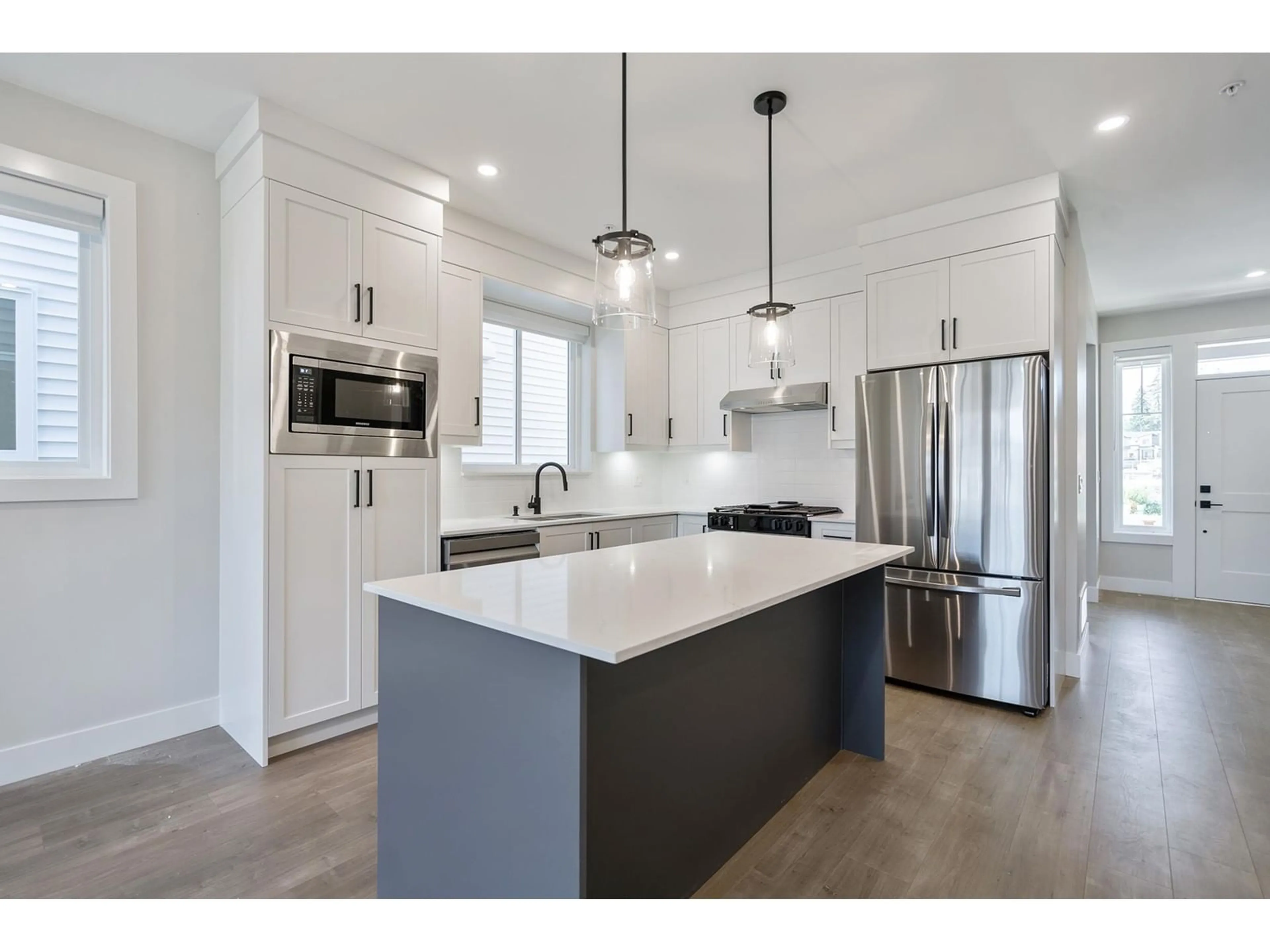 Open concept kitchen, unknown for 20517 76, Langley British Columbia V2Y3T1