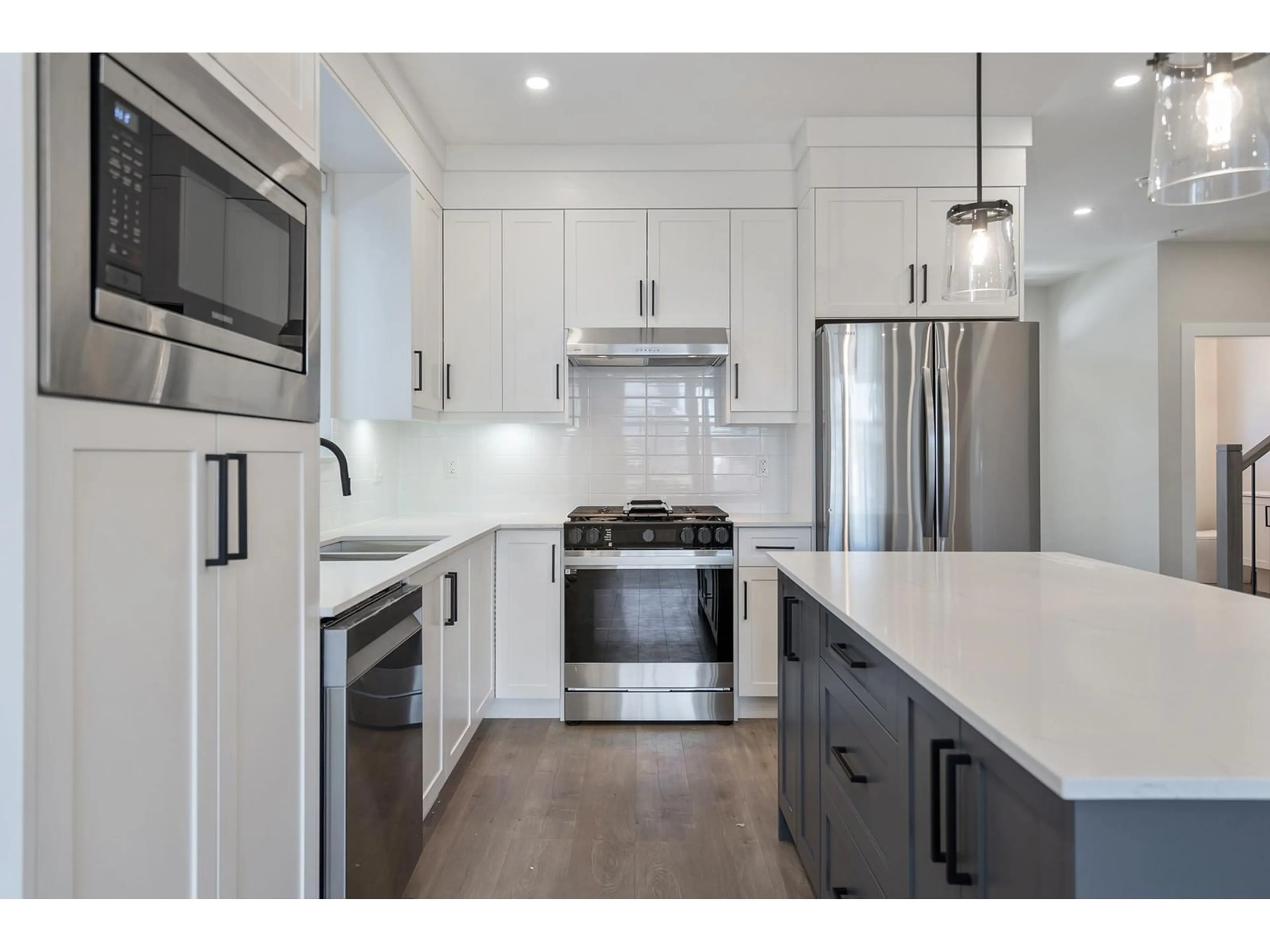 Open concept kitchen, unknown for 20517 76, Langley British Columbia V2Y3T1