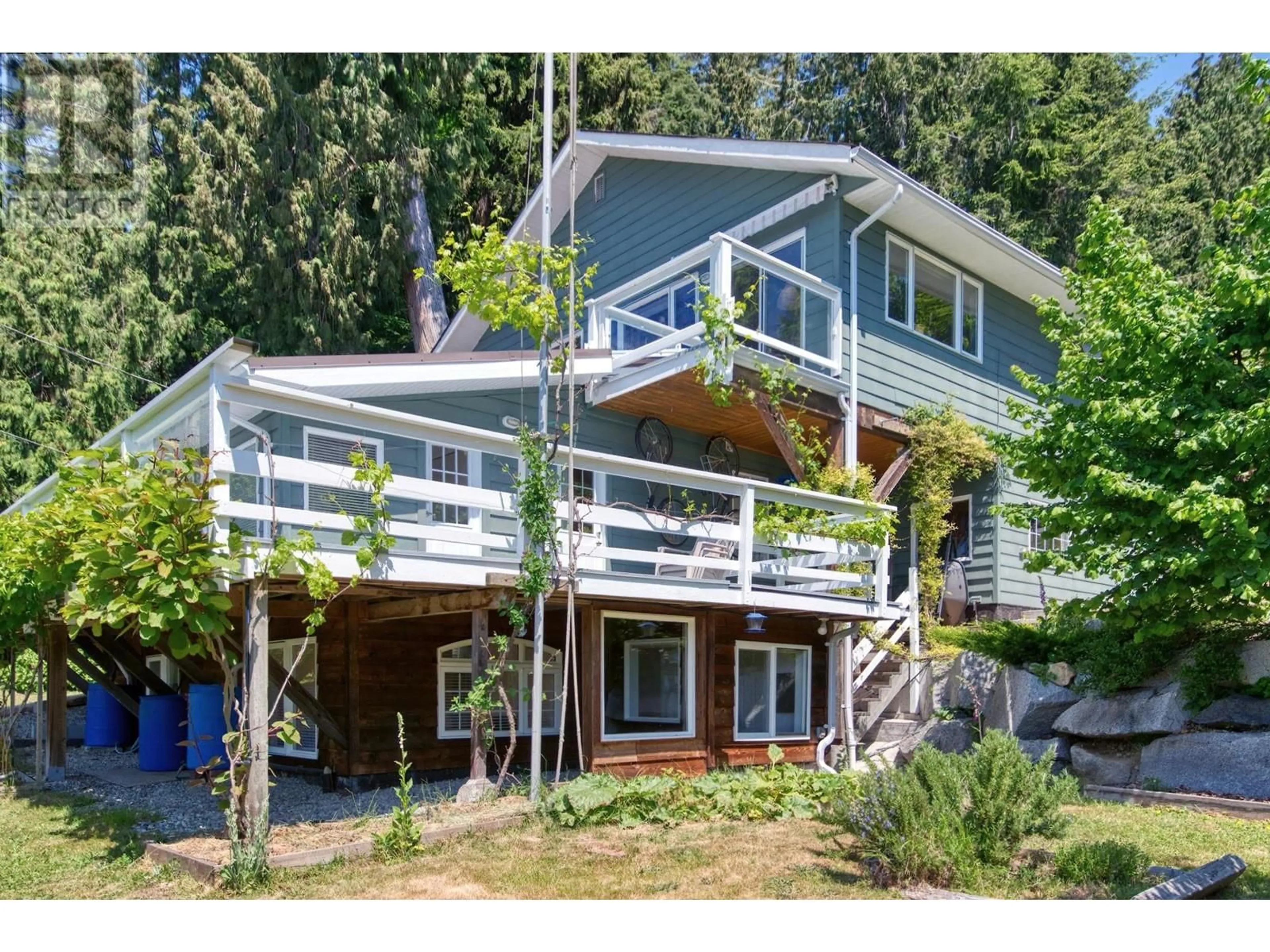 Home with vinyl exterior material, water/lake/river/ocean view for 1664 GOWER POINT ROAD, Gibsons British Columbia V0N1V5