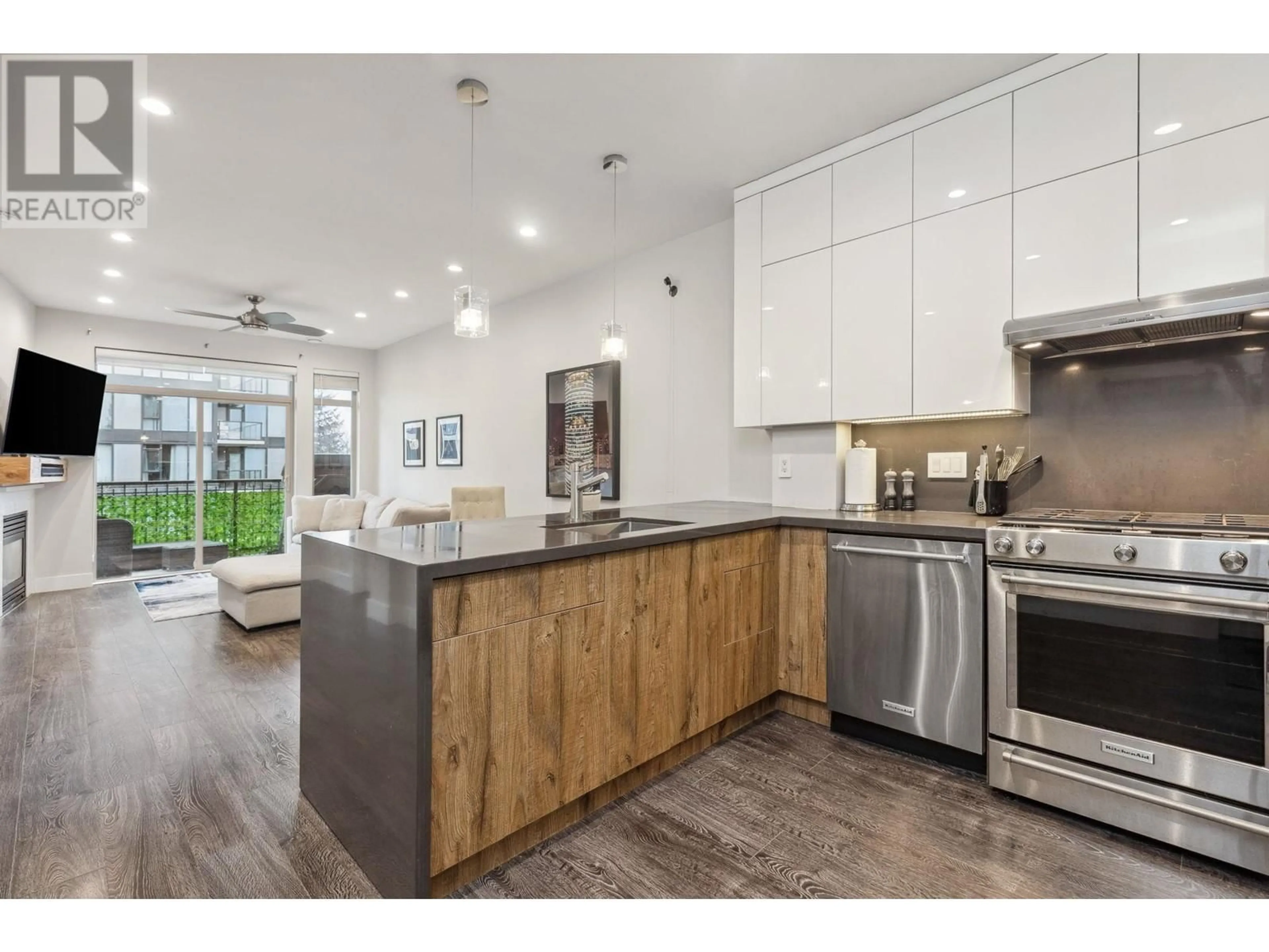 Open concept kitchen, unknown for 403 2280 WESBROOK MALL, Vancouver British Columbia V6T2K3