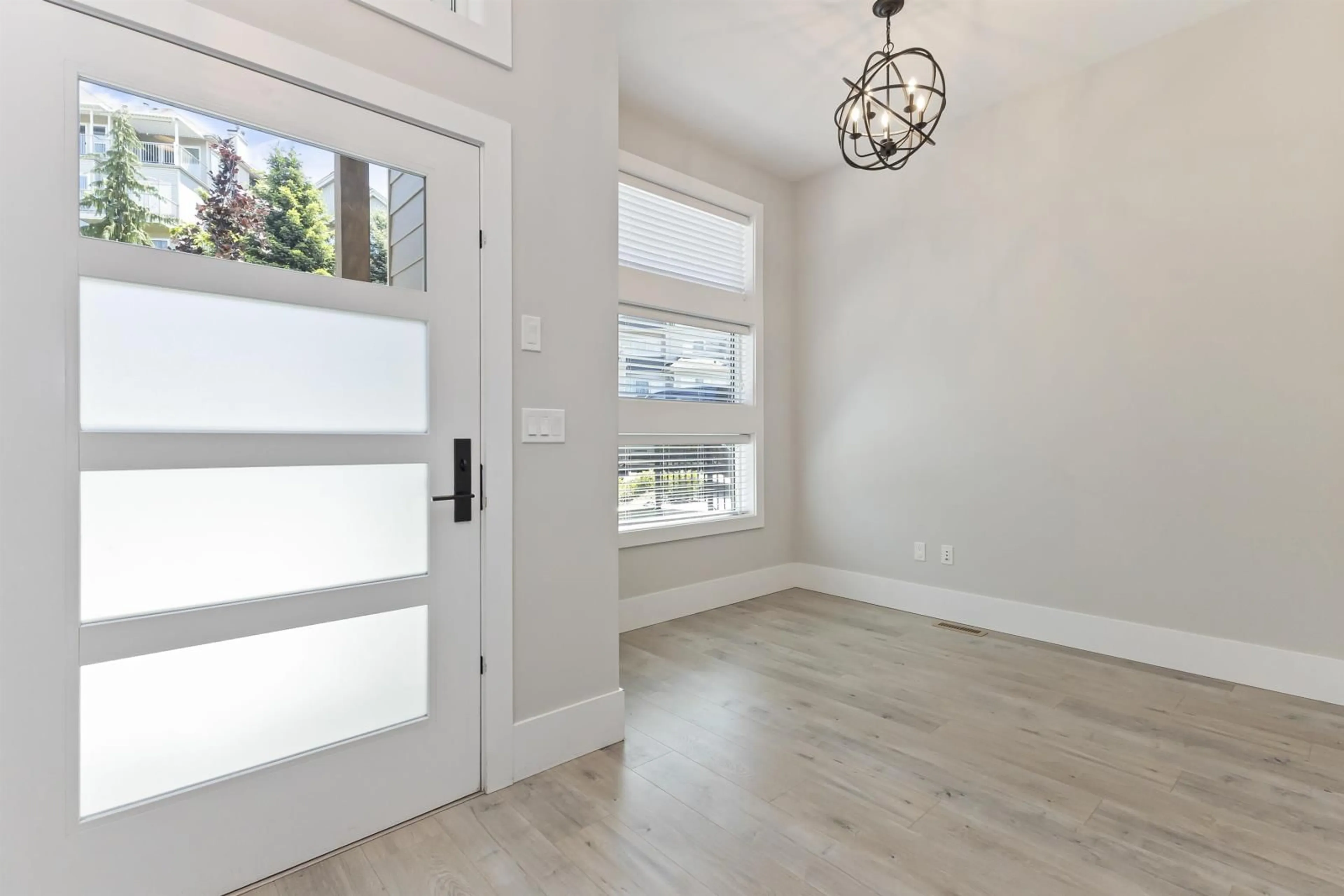 Indoor entryway for 4 5248 GOLDSPRING PLACE|Promontory, Chilliwack British Columbia V2R5S5