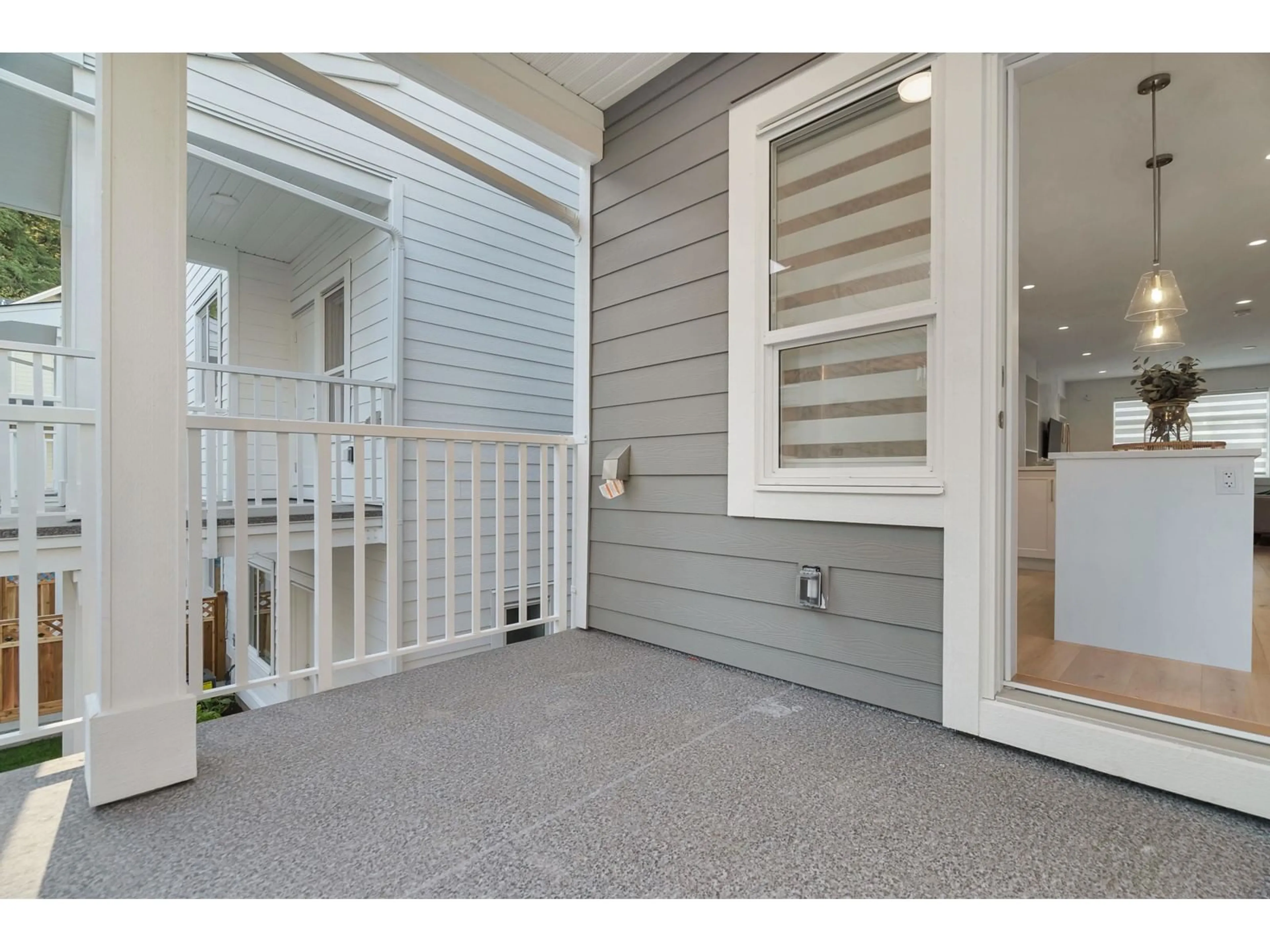 Indoor entryway for 13 9762 182A STREET, Surrey British Columbia V4N6W5