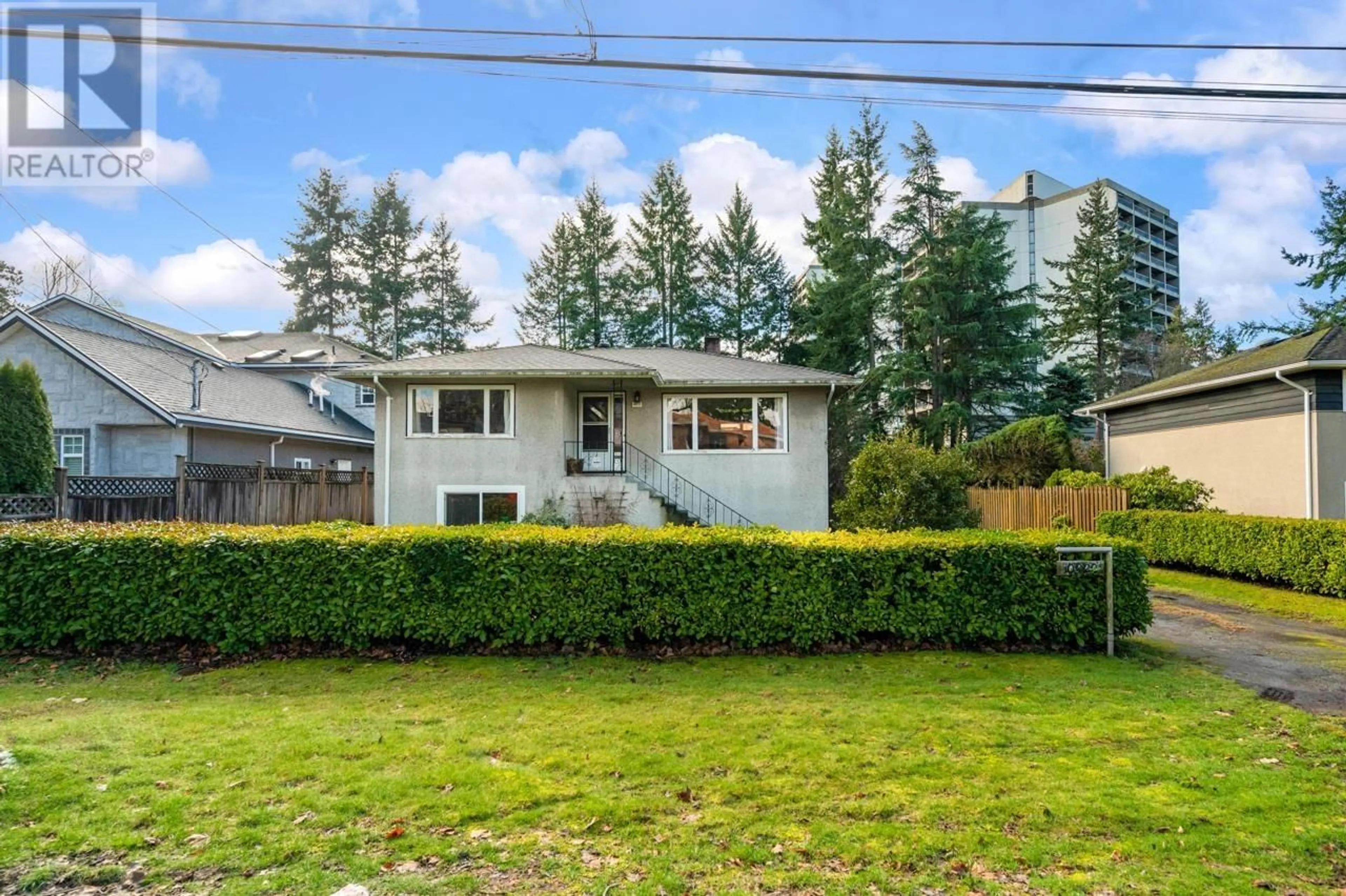 A pic from outside/outdoor area/front of a property/back of a property/a pic from drone, street for 10320 CAITHCART ROAD, Richmond British Columbia V6X1N2