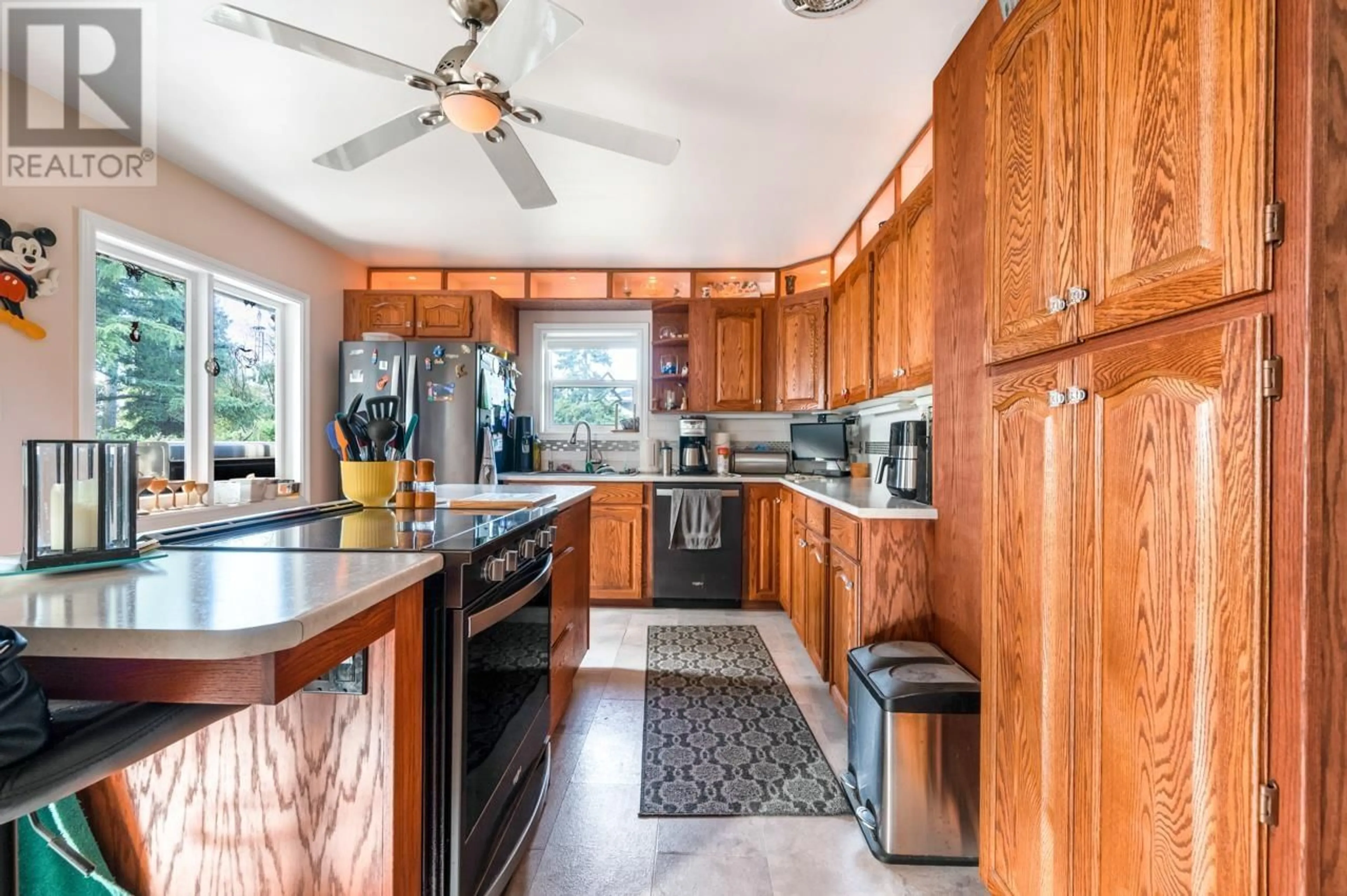 Open concept kitchen, ceramic/tile floor for 10320 CAITHCART ROAD, Richmond British Columbia V6X1N2