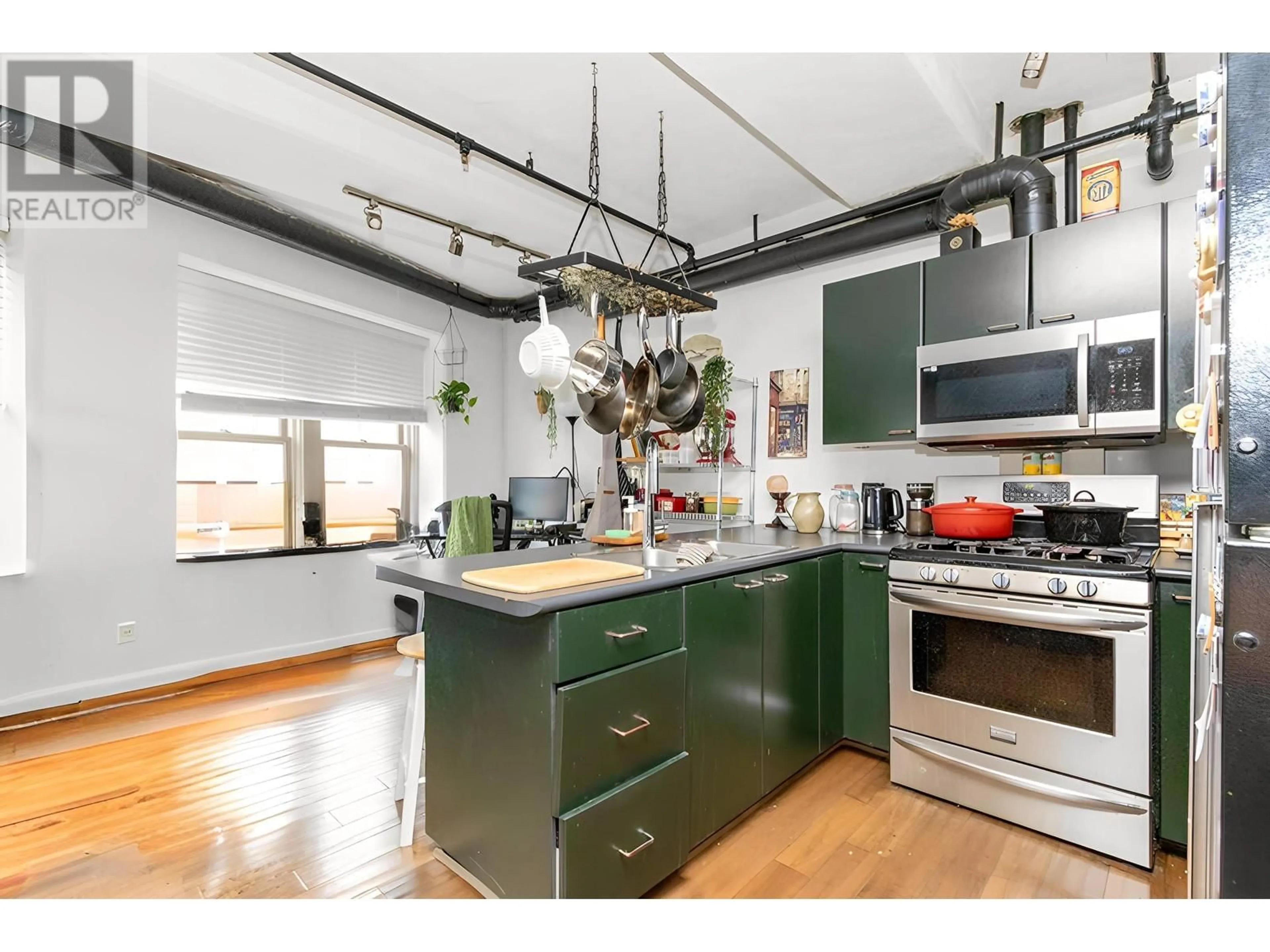 Open concept kitchen, unknown for 403 27 ALEXANDER STREET, Vancouver British Columbia V6A1B2