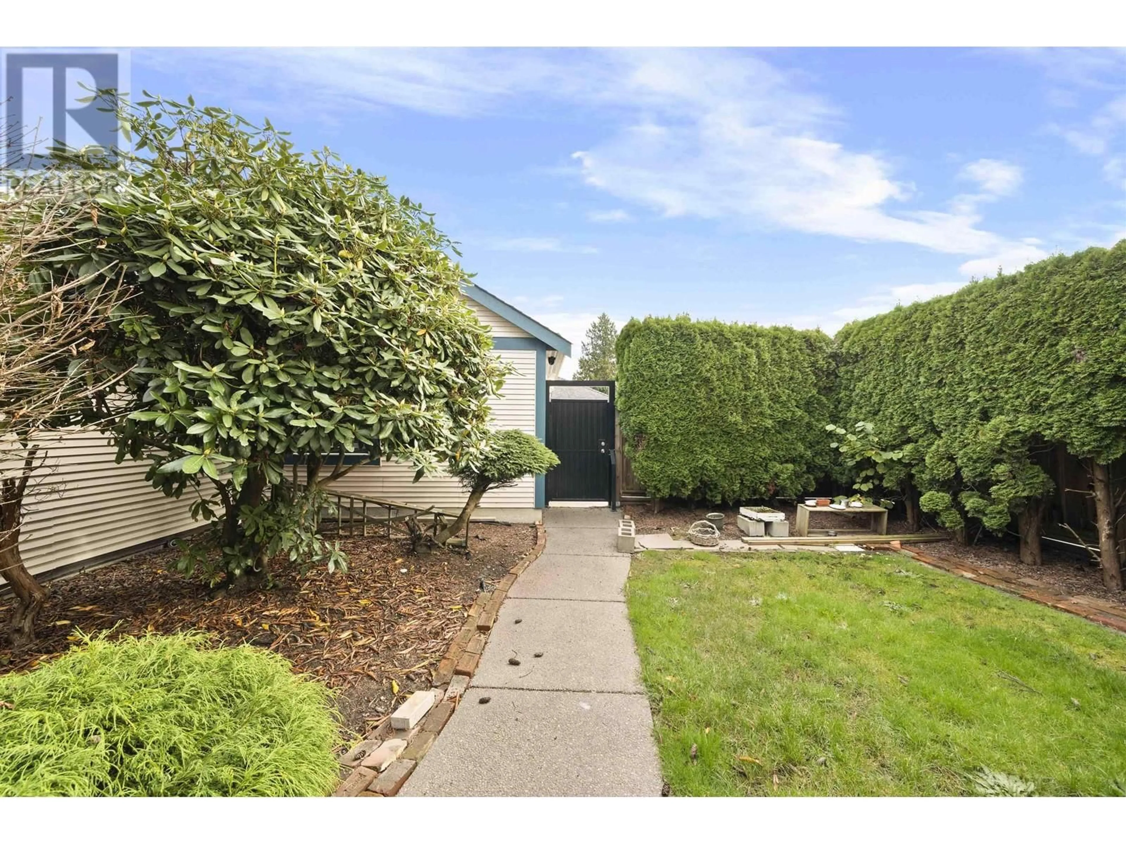 Unknown for 3220 GARDEN CITY ROAD, Richmond British Columbia V6X2J6