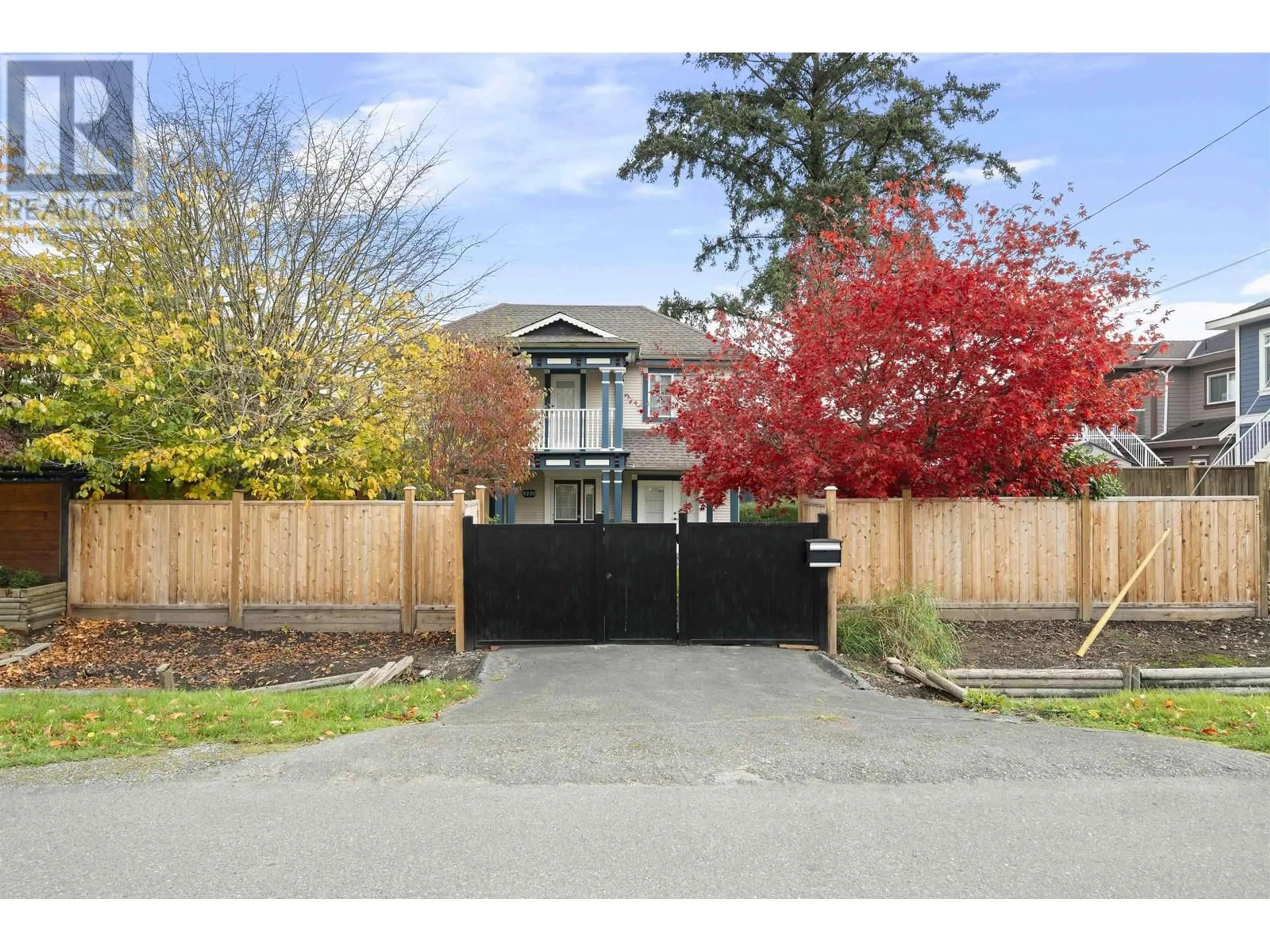 A pic from outside/outdoor area/front of a property/back of a property/a pic from drone, street for 3220 GARDEN CITY ROAD, Richmond British Columbia V6X2J6