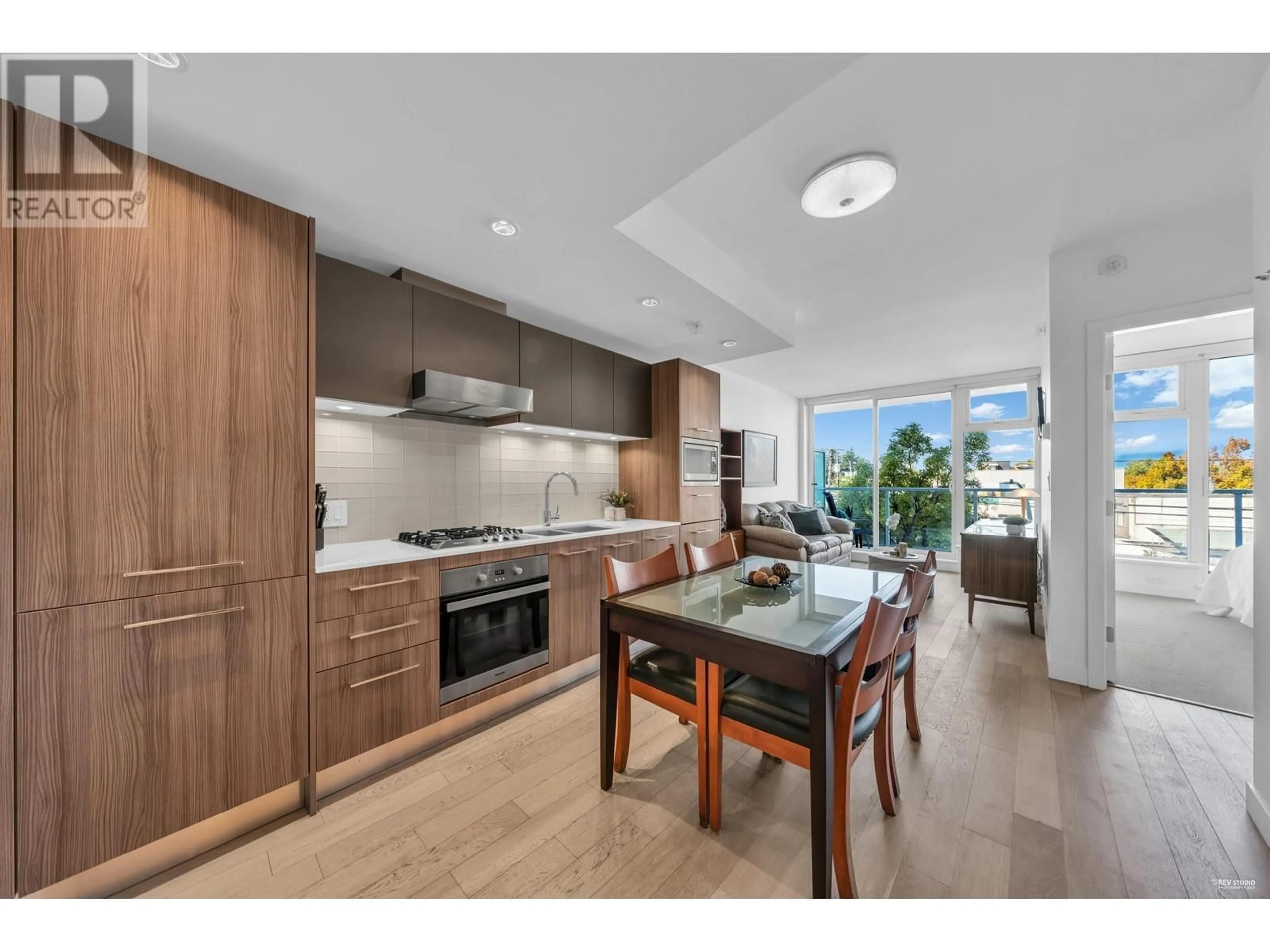 Open concept kitchen, unknown for 306 4638 GLADSTONE STREET, Vancouver British Columbia V5N0G5