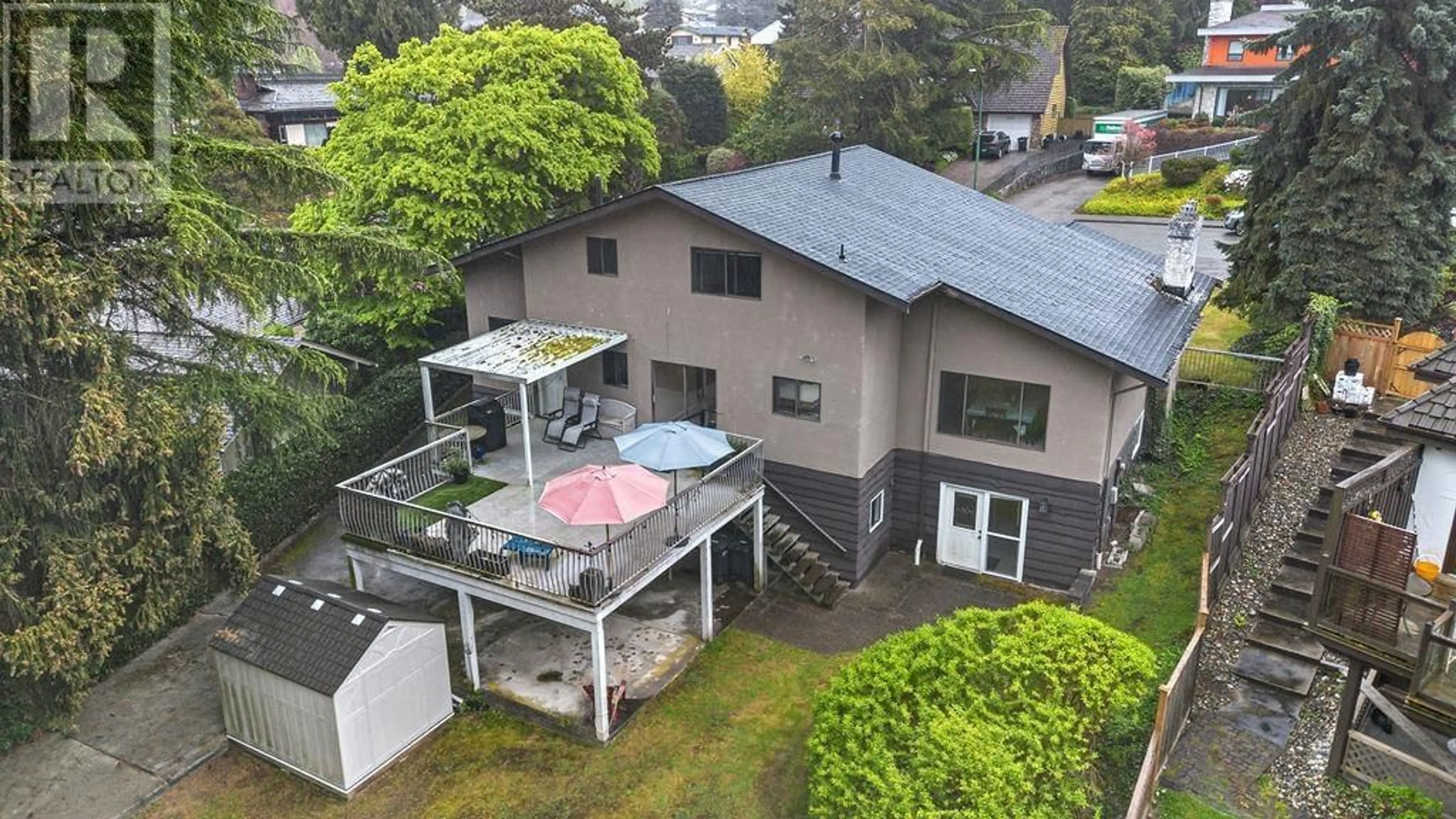 A pic from outside/outdoor area/front of a property/back of a property/a pic from drone, unknown for 6259 BUCKINGHAM DRIVE, Burnaby British Columbia V5E2A5