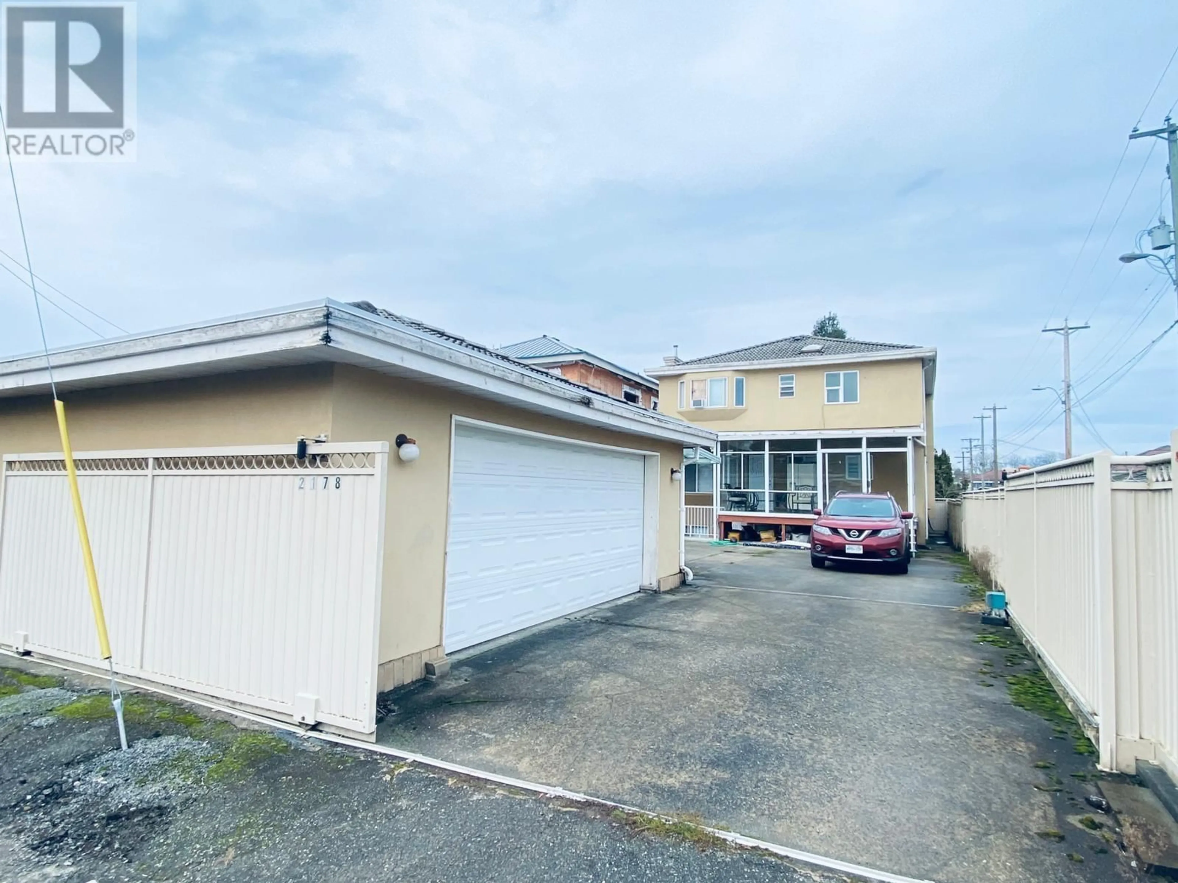 A pic from outside/outdoor area/front of a property/back of a property/a pic from drone, building for 2178 E 49TH AVENUE, Vancouver British Columbia V5P1T7