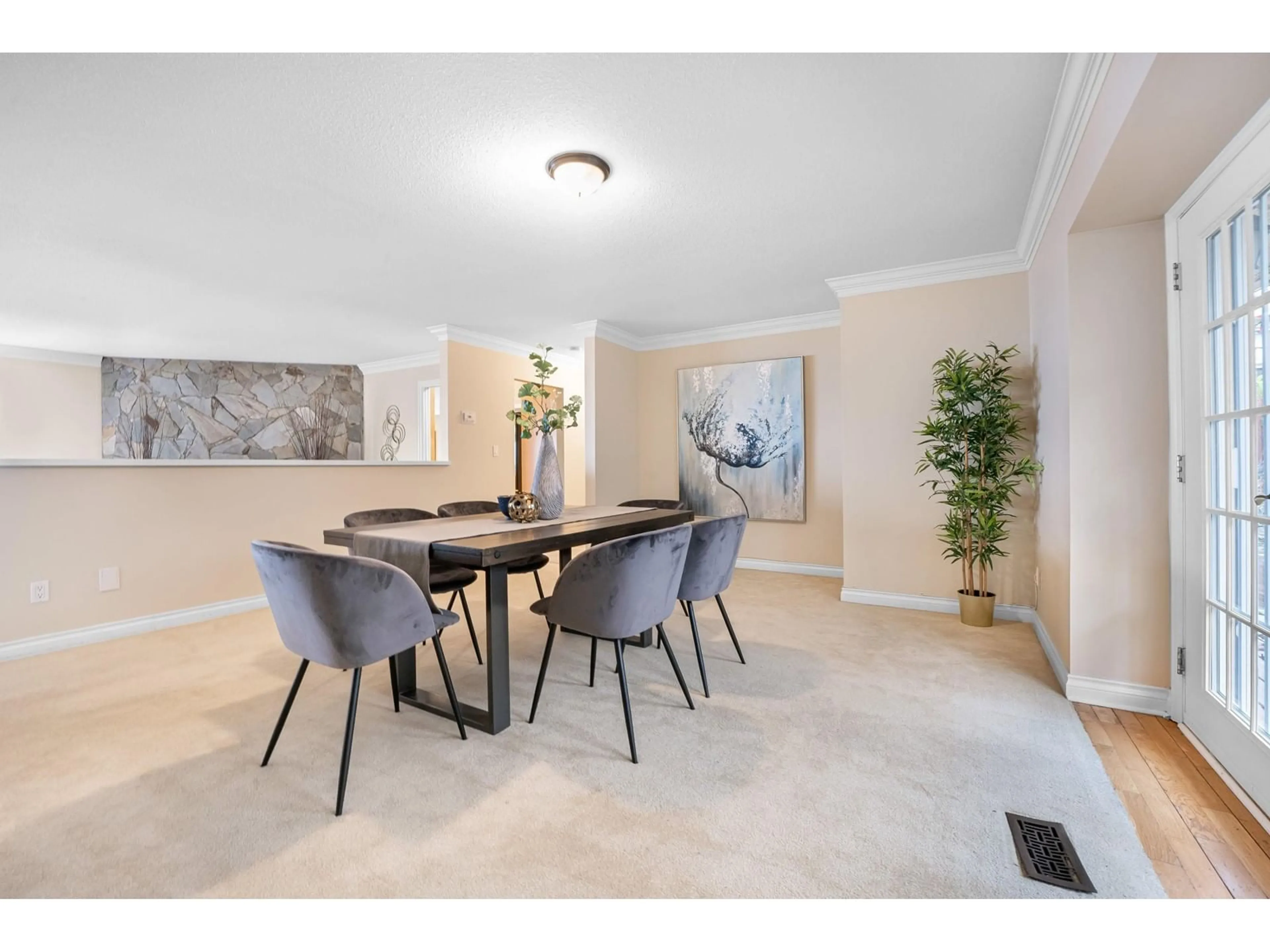 Dining room, unknown for 13209 MARINE DRIVE, Surrey British Columbia V4A1E6