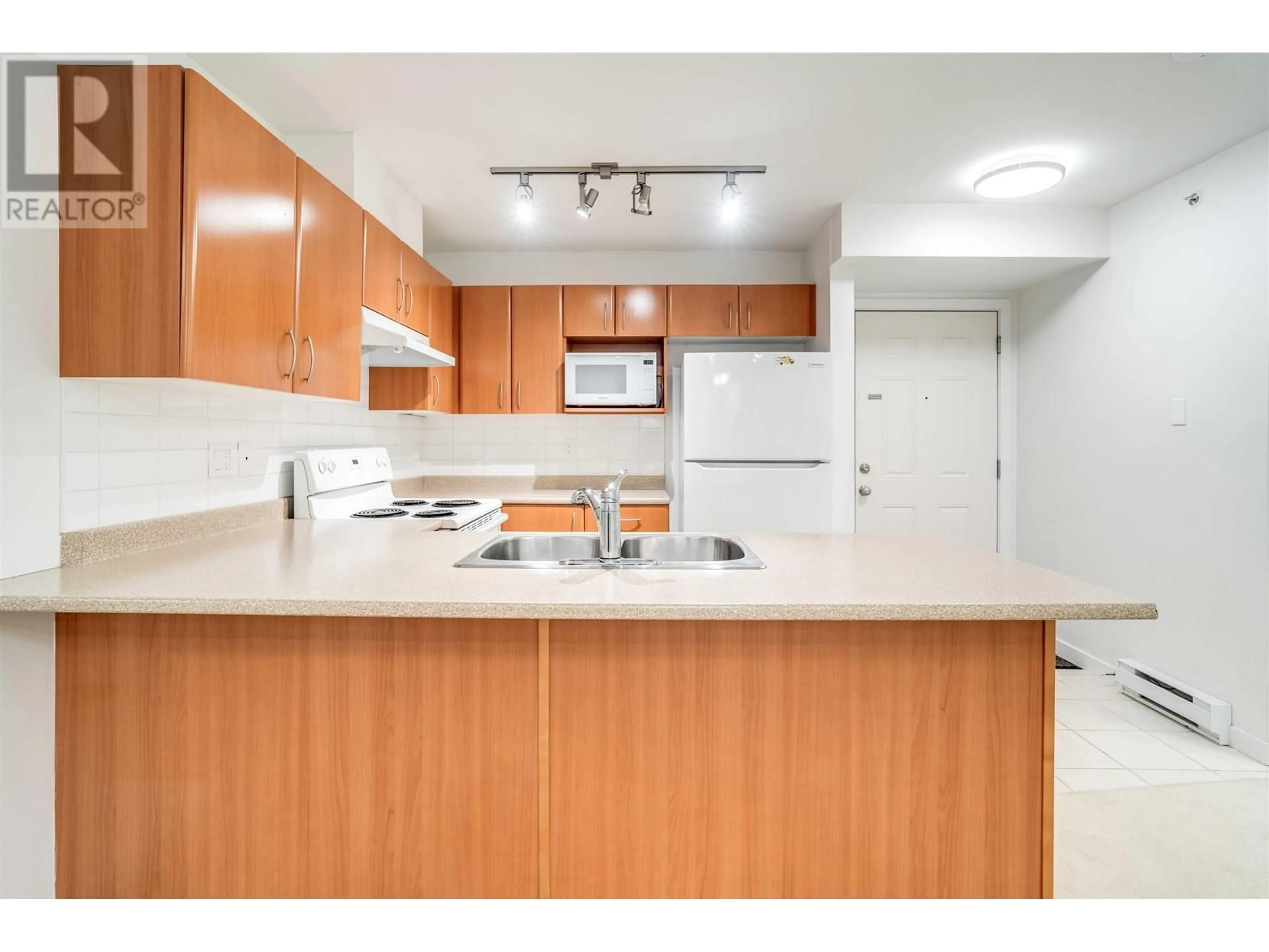 Standard kitchen, unknown for 308 1205 FIFTH AVENUE, New Westminster British Columbia V3M1Y9