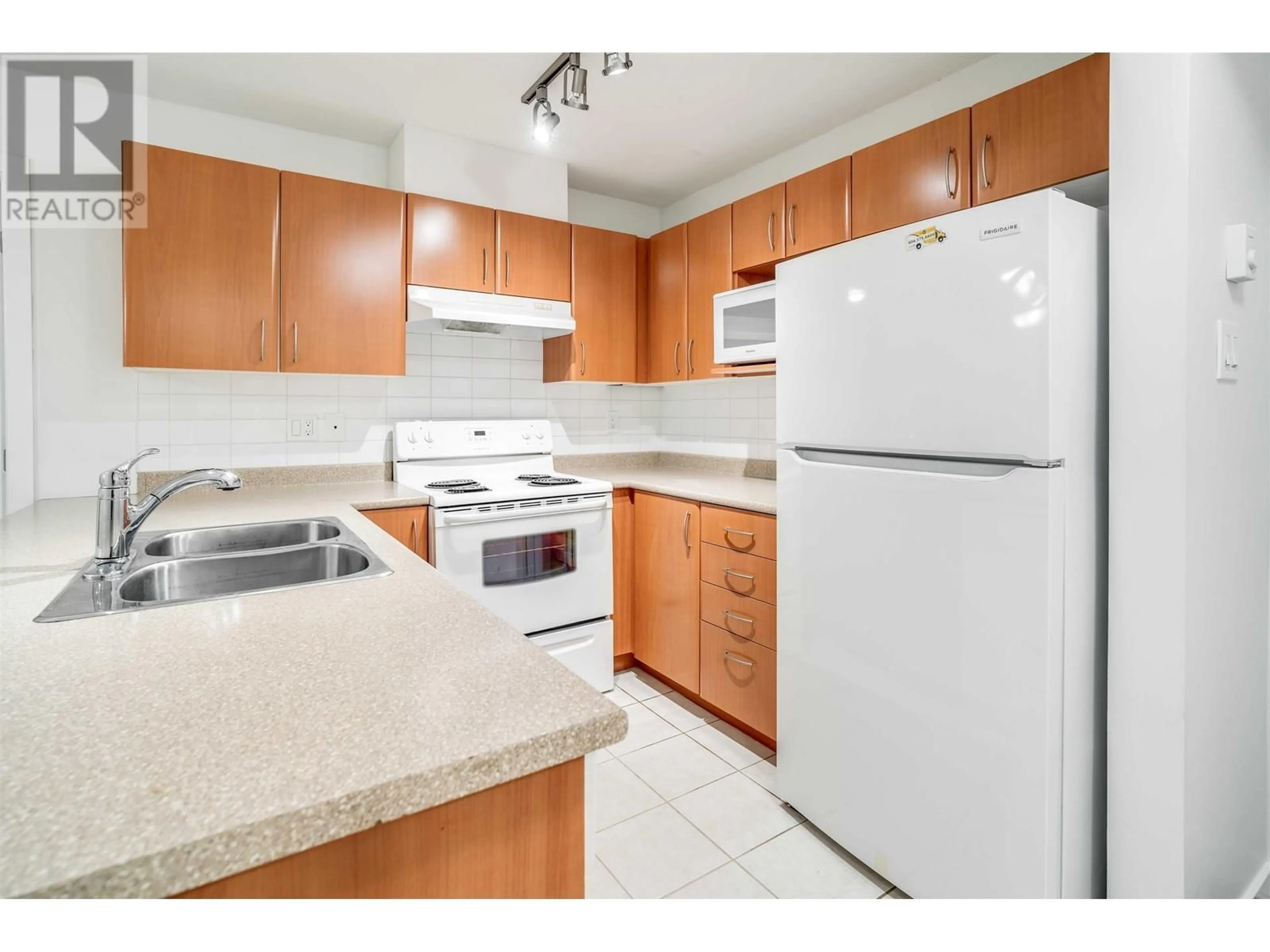 Standard kitchen, unknown for 308 1205 FIFTH AVENUE, New Westminster British Columbia V3M1Y9