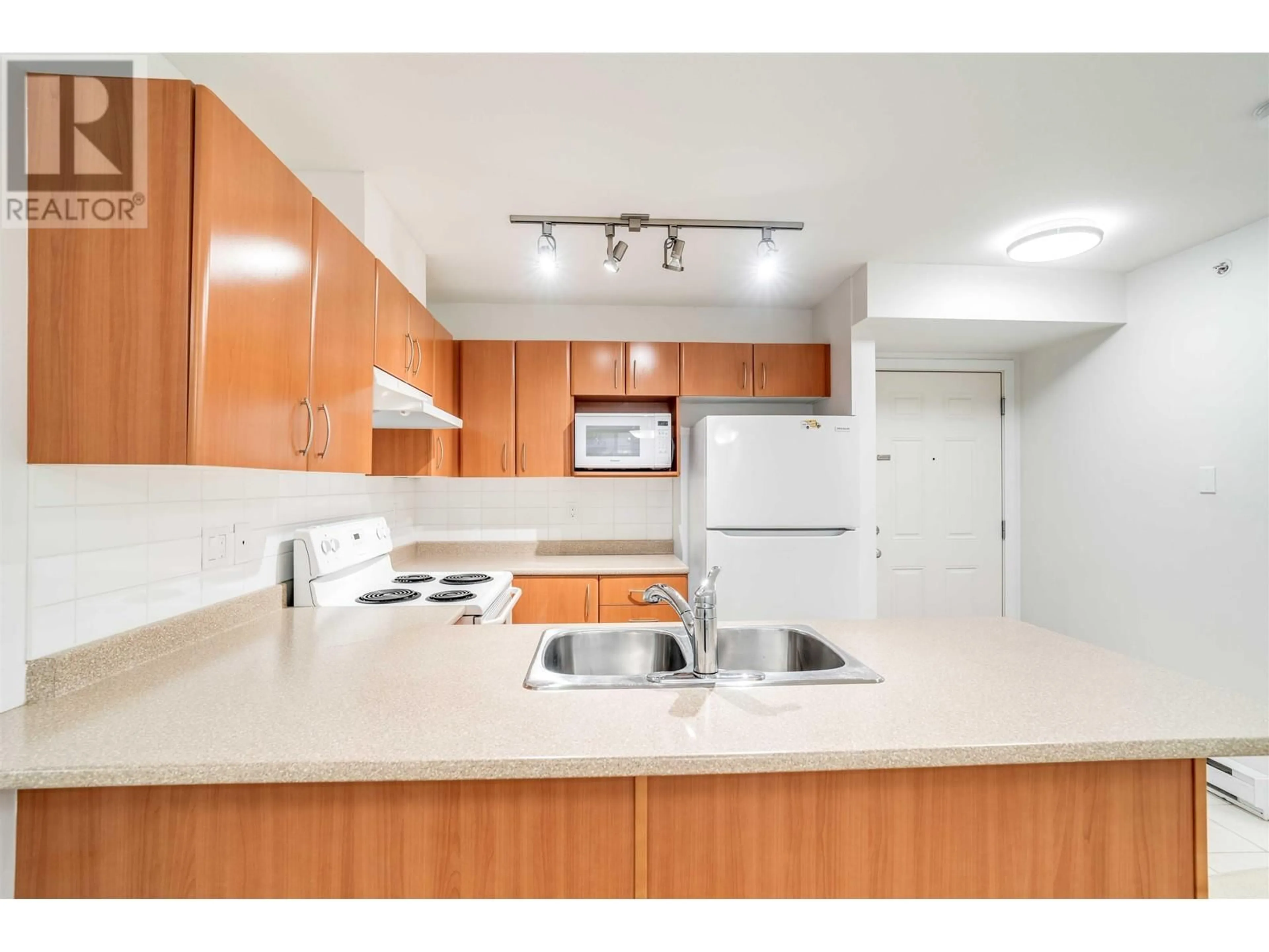 Standard kitchen, unknown for 308 1205 FIFTH AVENUE, New Westminster British Columbia V3M1Y9