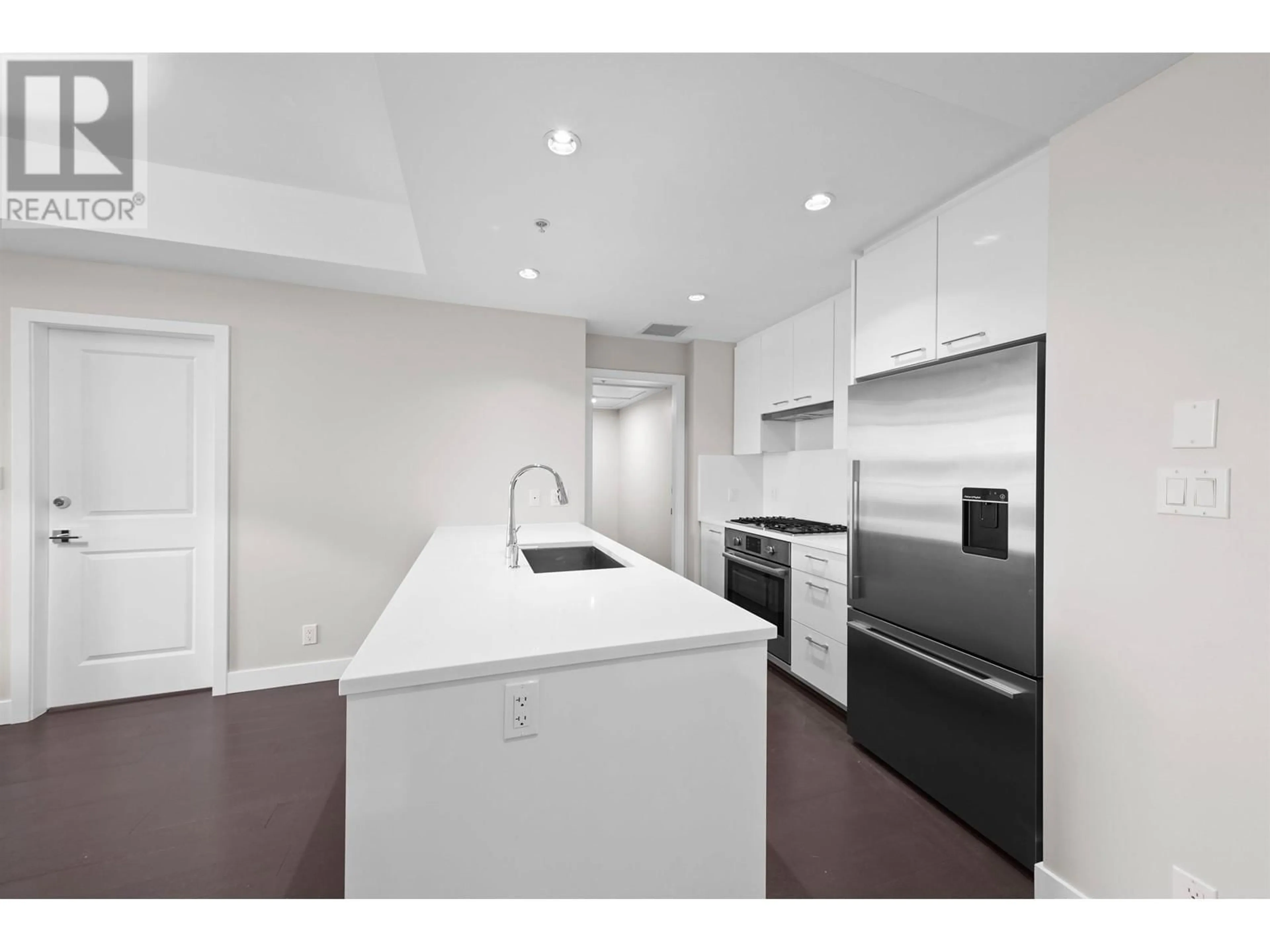 Standard kitchen, unknown for 203 6383 CAMBIE STREET, Vancouver British Columbia V5Z0G7