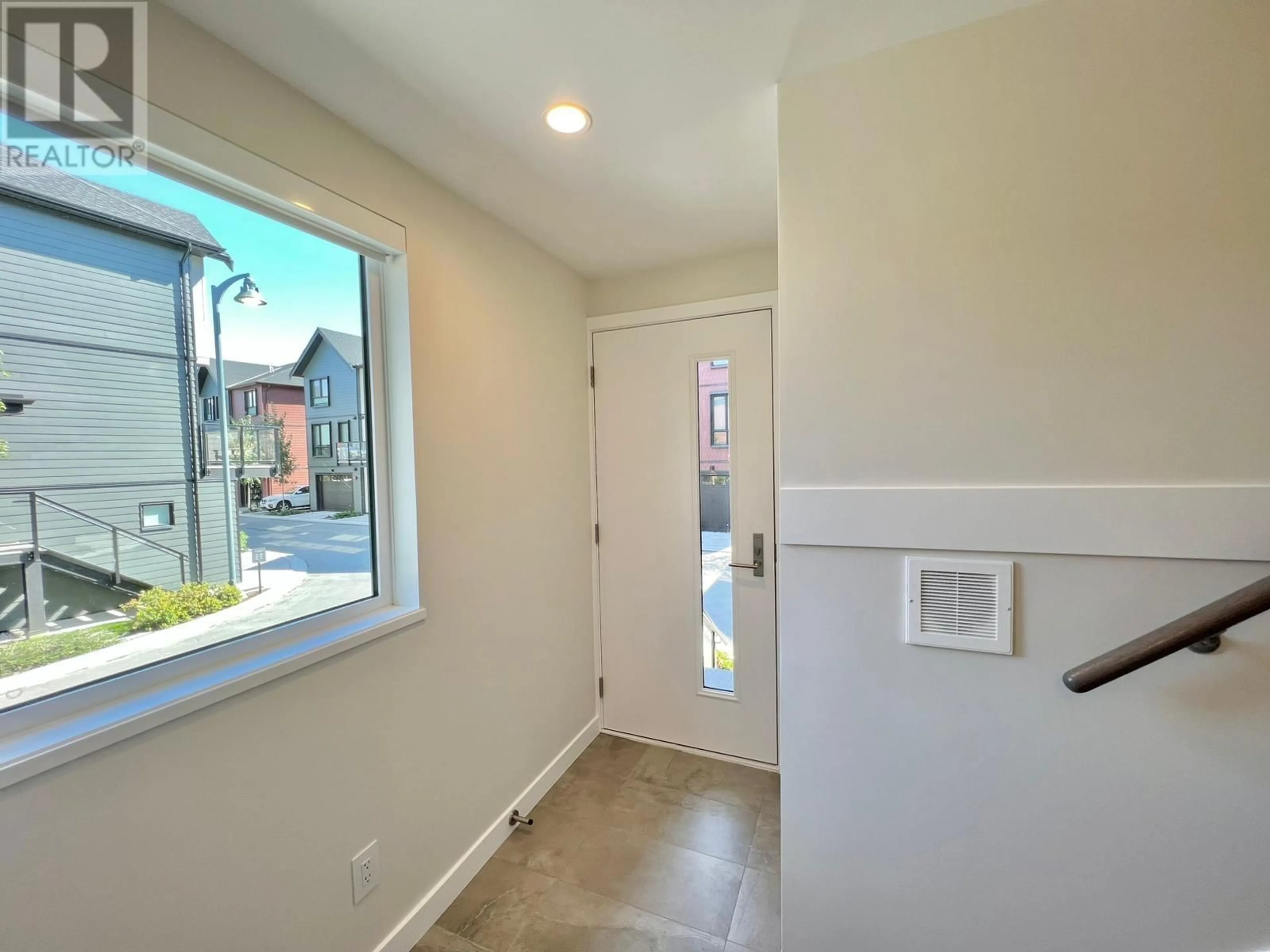 Indoor entryway for 178 4738 HEMLOCK WAY, Tsawwassen British Columbia V4M0E3