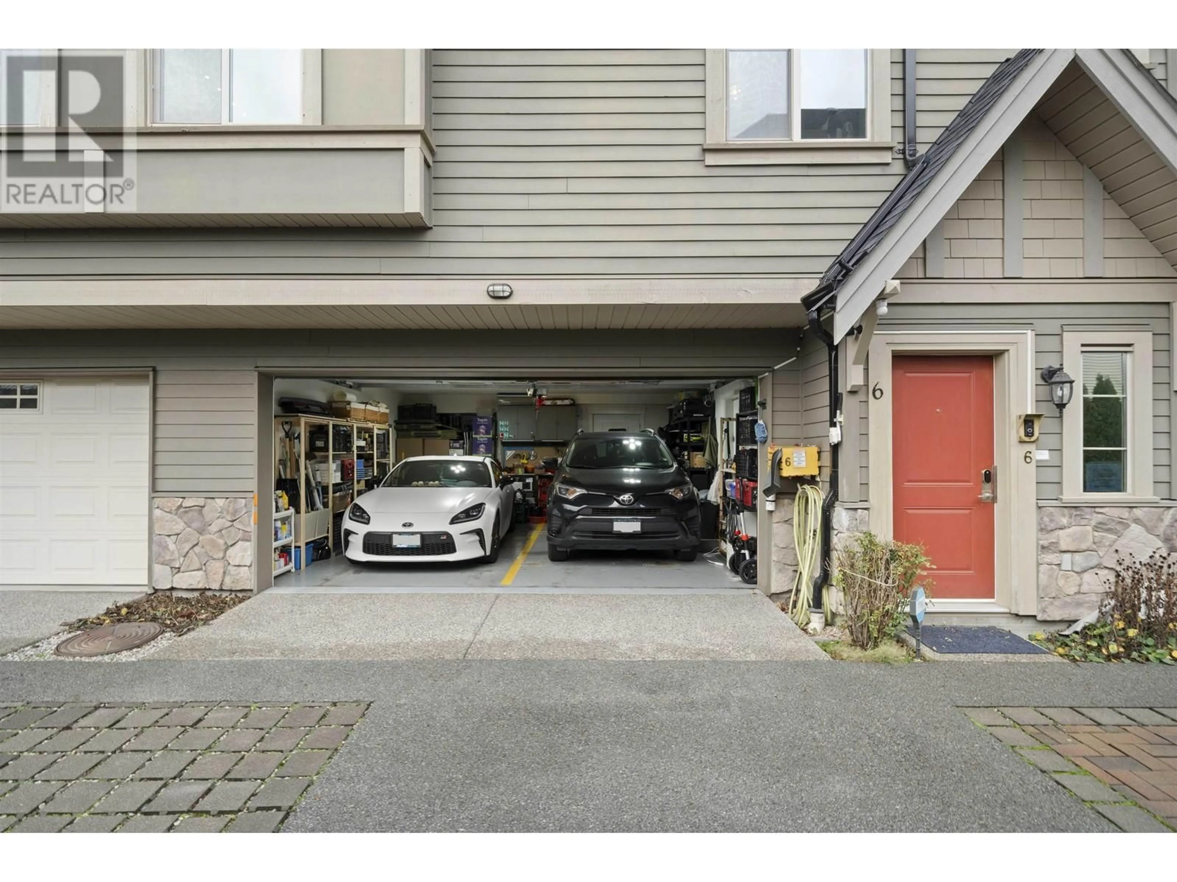 Indoor garage for 6 7840 GARDEN CITY ROAD, Richmond British Columbia V6Y2N6