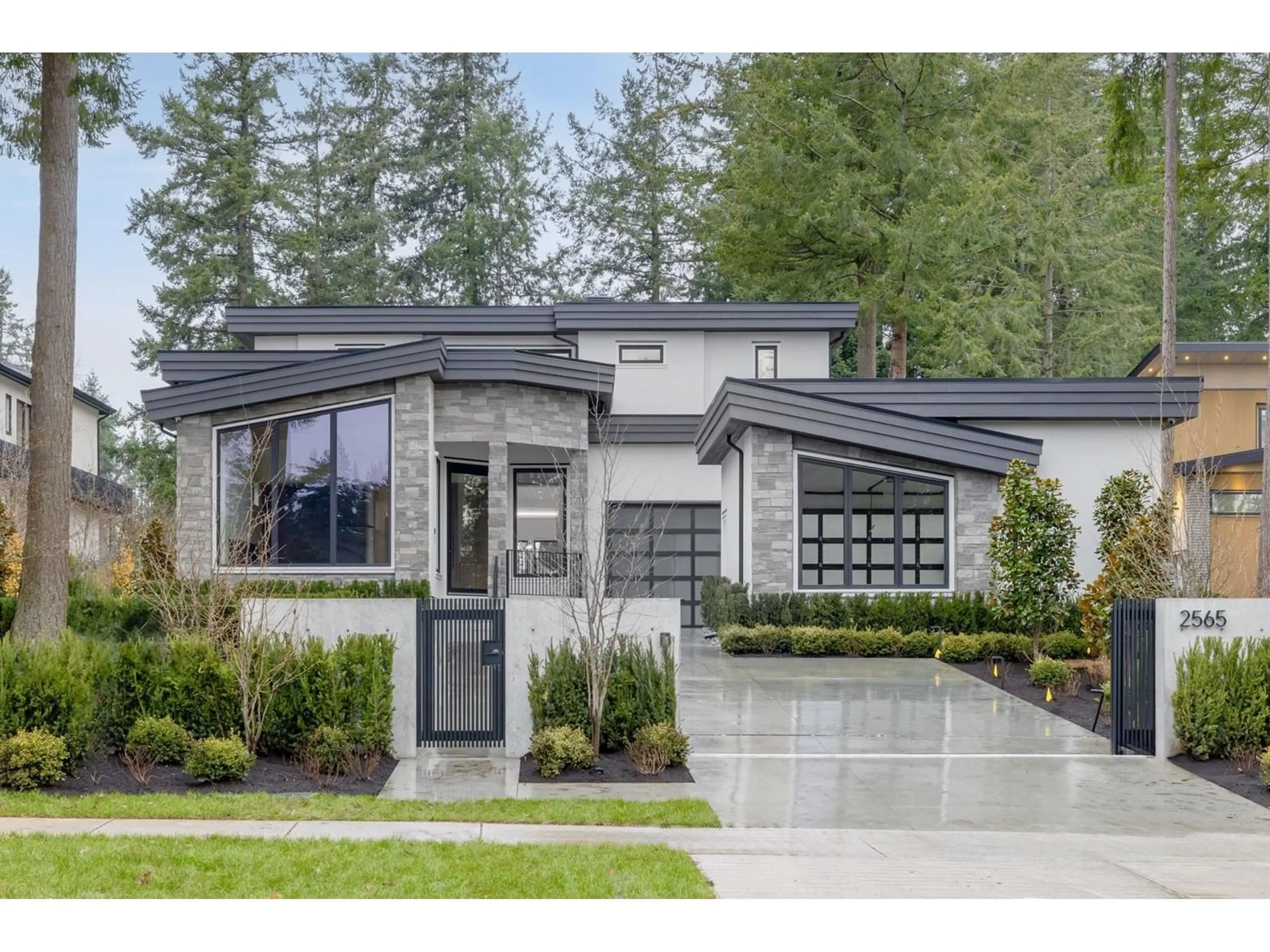 Home with vinyl exterior material, street for 2565 141 STREET, Surrey British Columbia V4P2E5