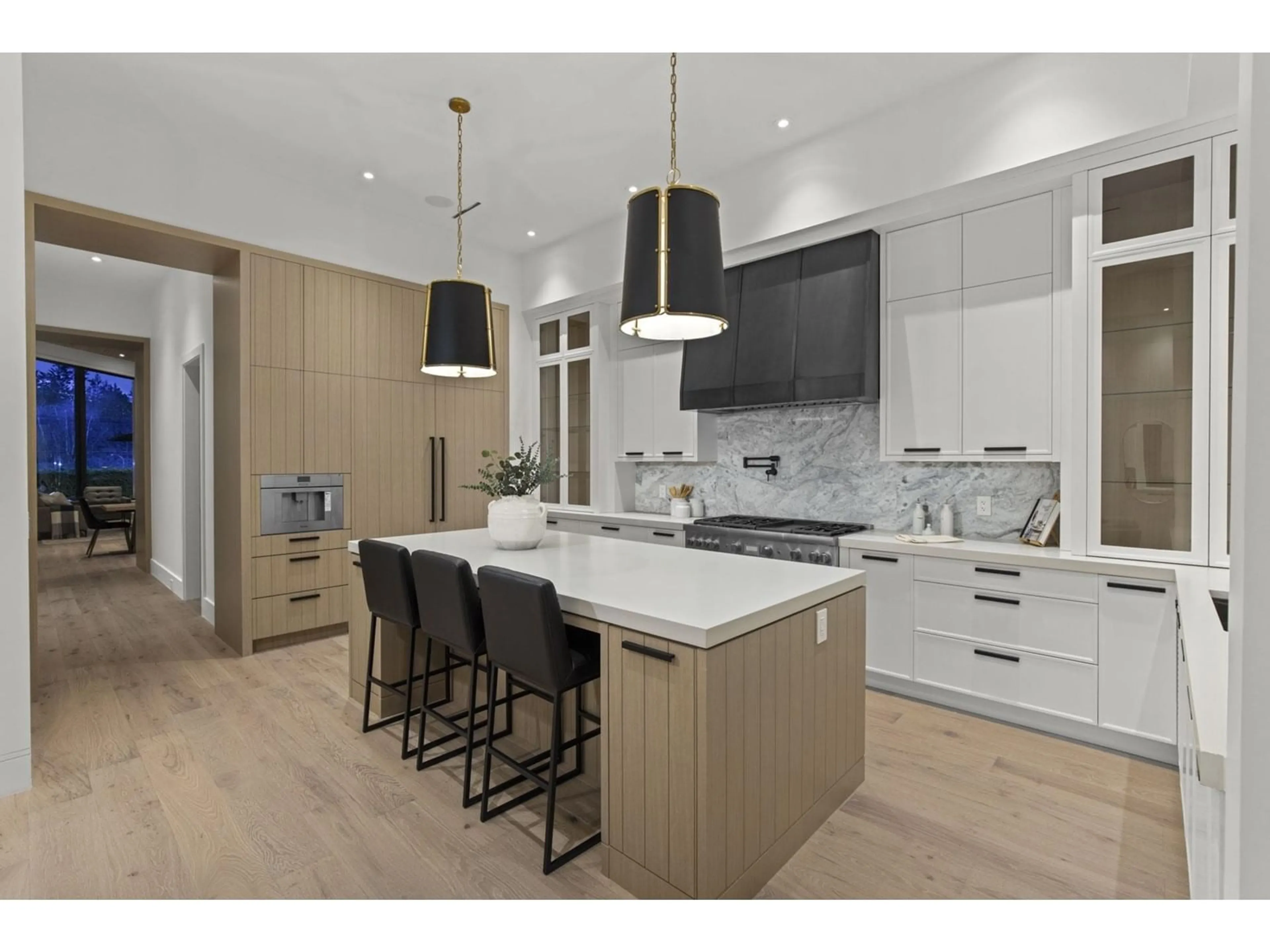 Open concept kitchen, unknown for 2565 141 STREET, Surrey British Columbia V4P2E5