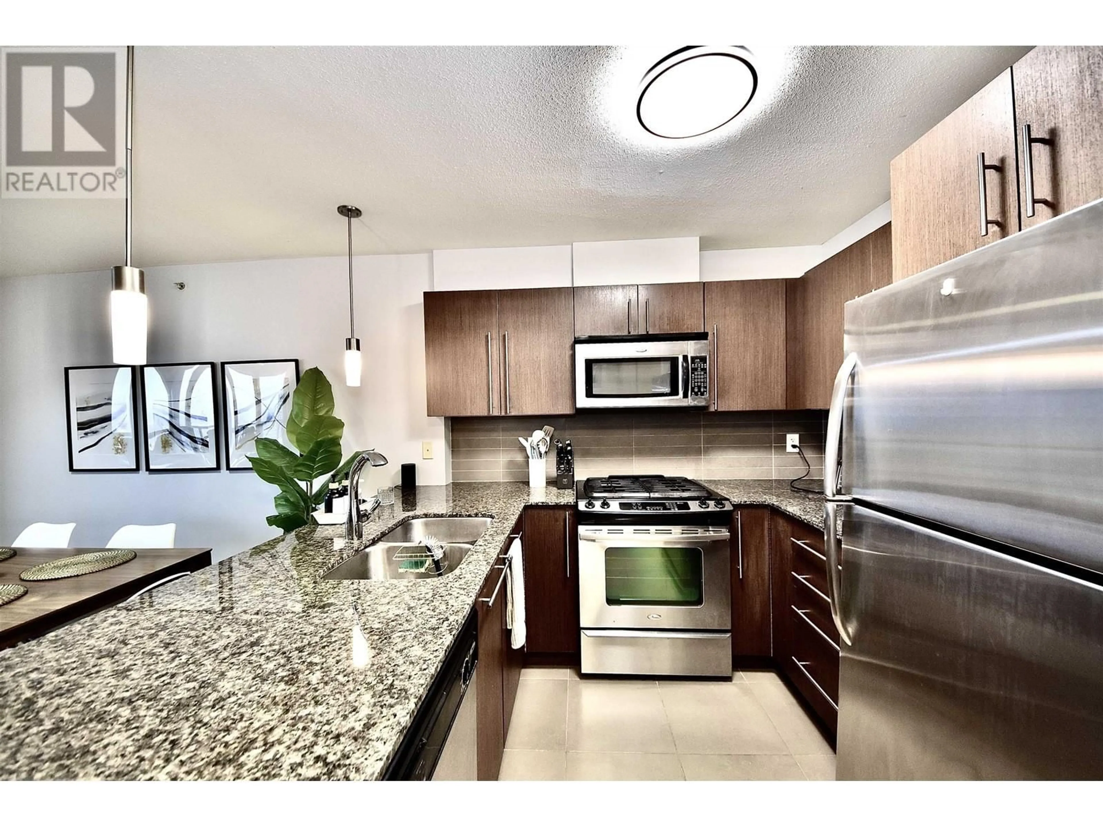 Open concept kitchen, ceramic/tile floor for 2008 4888 BRENTWOOD DRIVE, Burnaby British Columbia V5C0C6