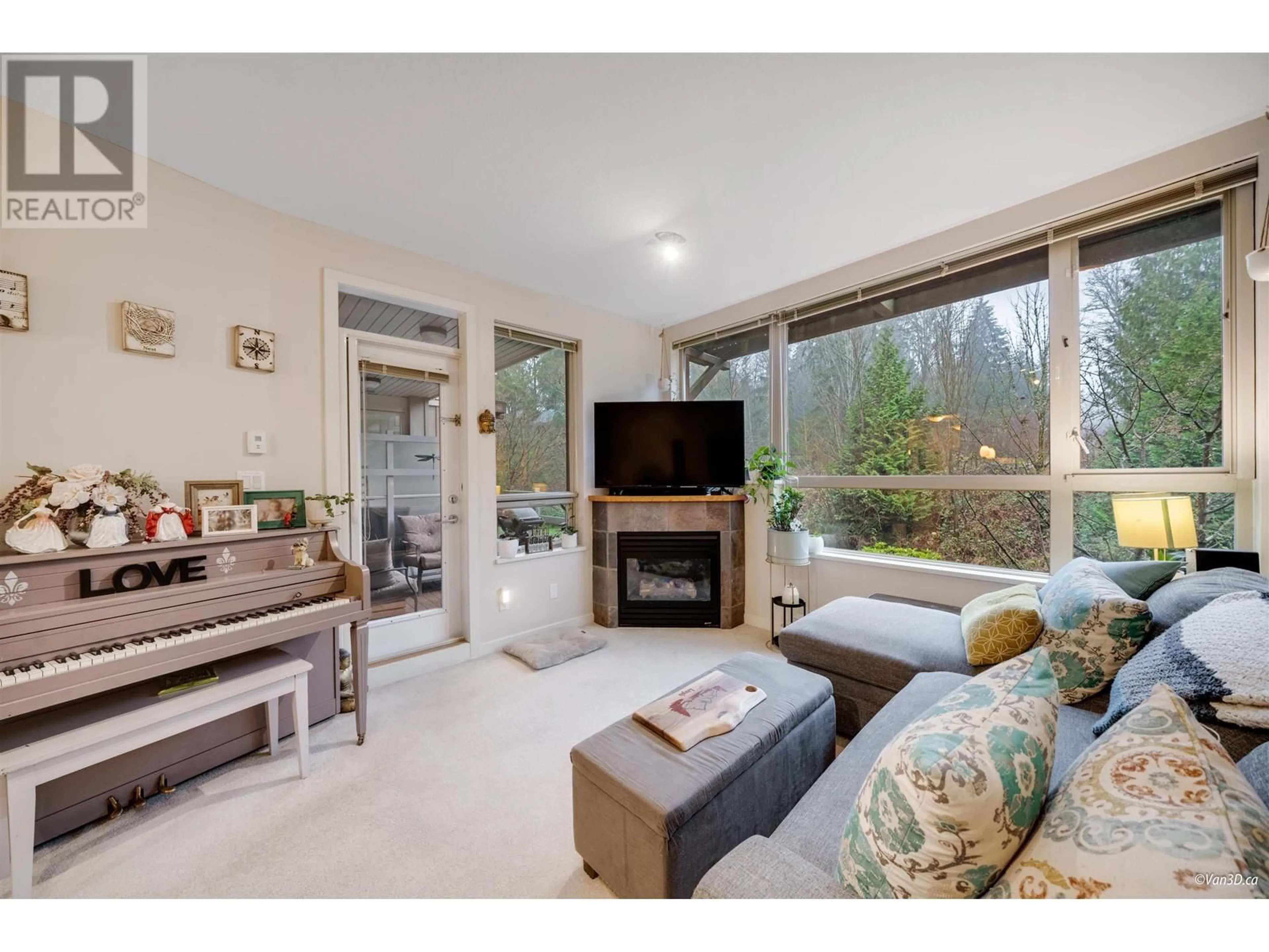 Living room with furniture, unknown for 306 560 RAVEN WOODS DRIVE, North Vancouver British Columbia V7G2T3