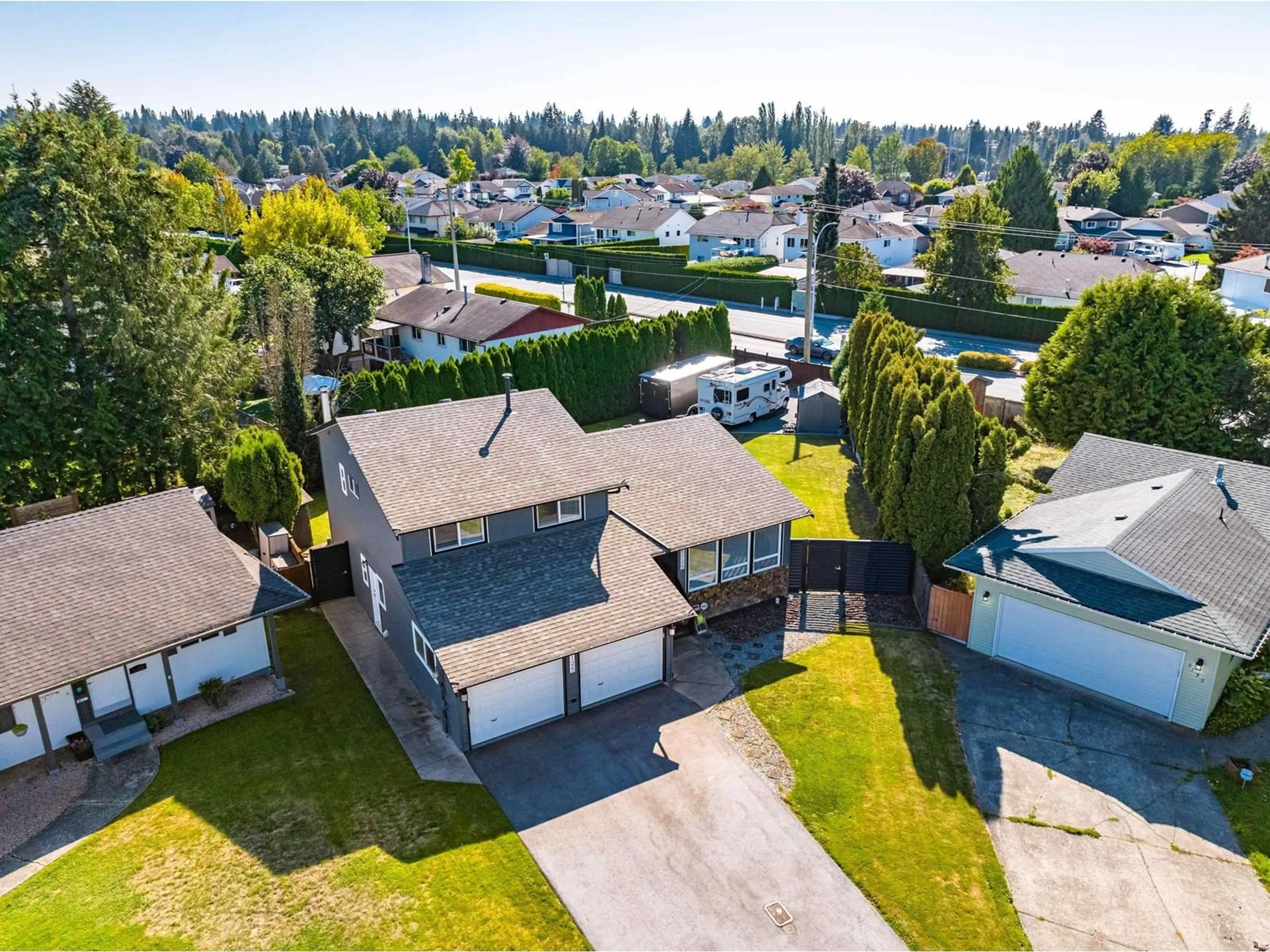 A pic from outside/outdoor area/front of a property/back of a property/a pic from drone, street for 5125 208A STREET, Langley British Columbia V3A7L9