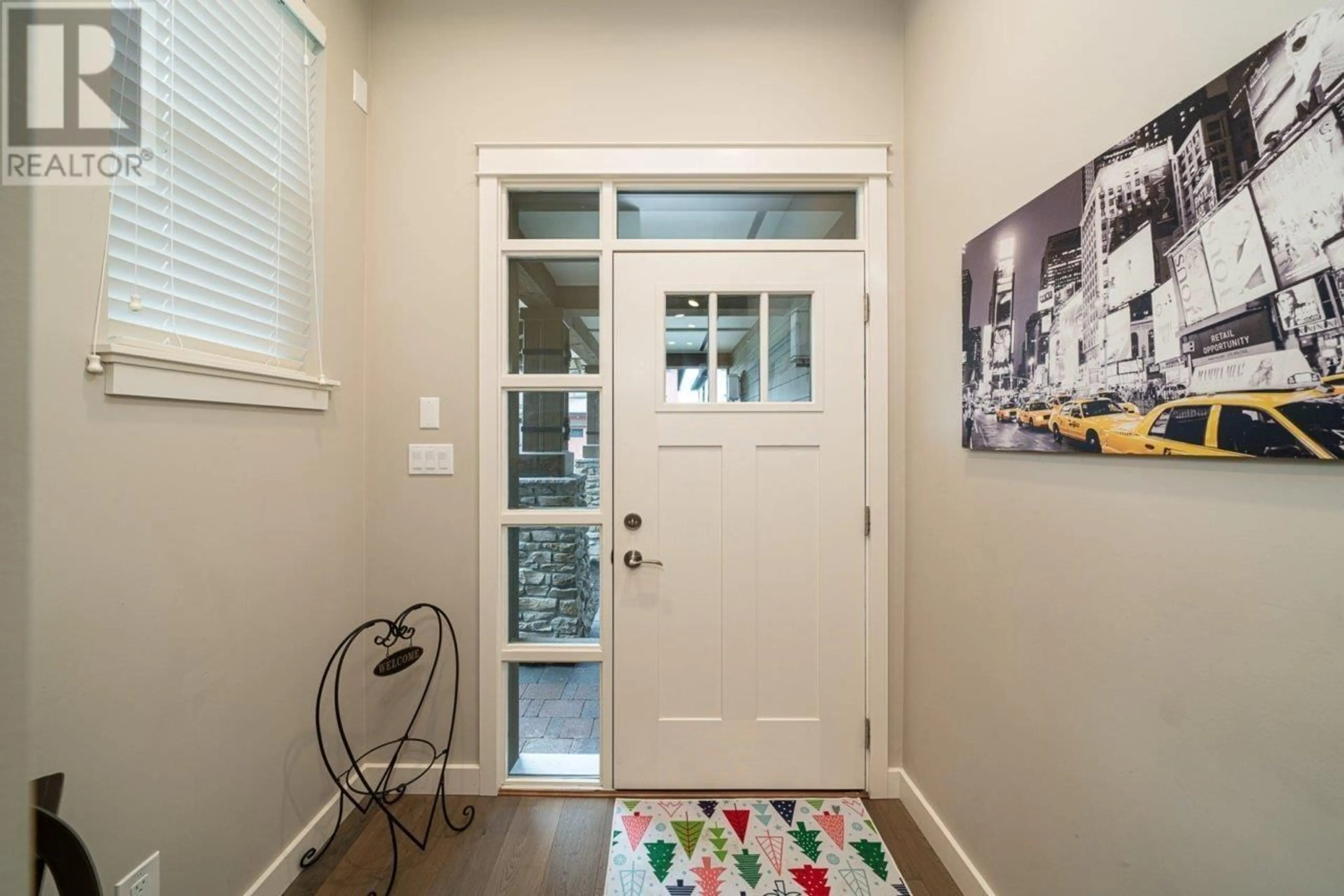 Indoor entryway for 4901 CEDAR SPRINGS DRIVE, Delta British Columbia V4M0A7